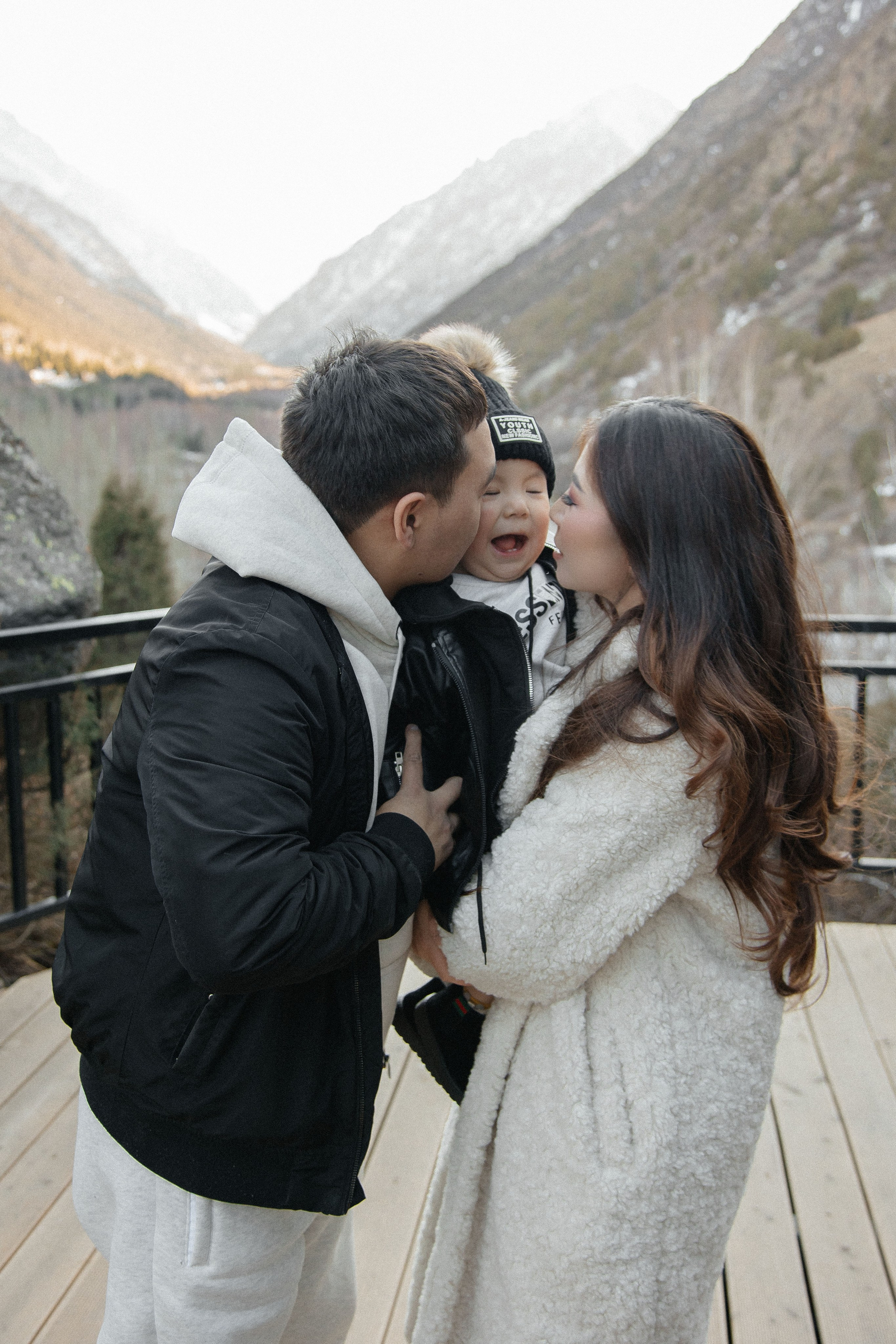 Asel family. Свадебный фотограф в Бишкеке