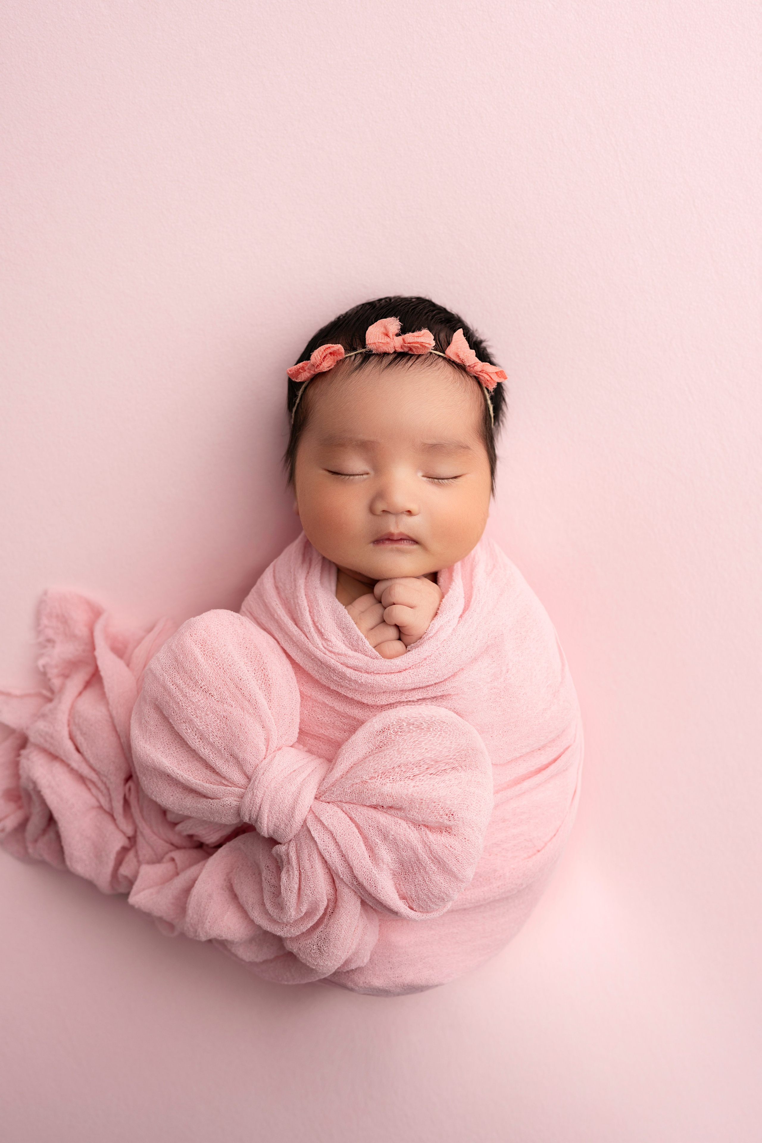 NEWBORN PHOTOGRAPHY. Newborn, Sitter and Cake Smash Photographer in Doha, Qatar