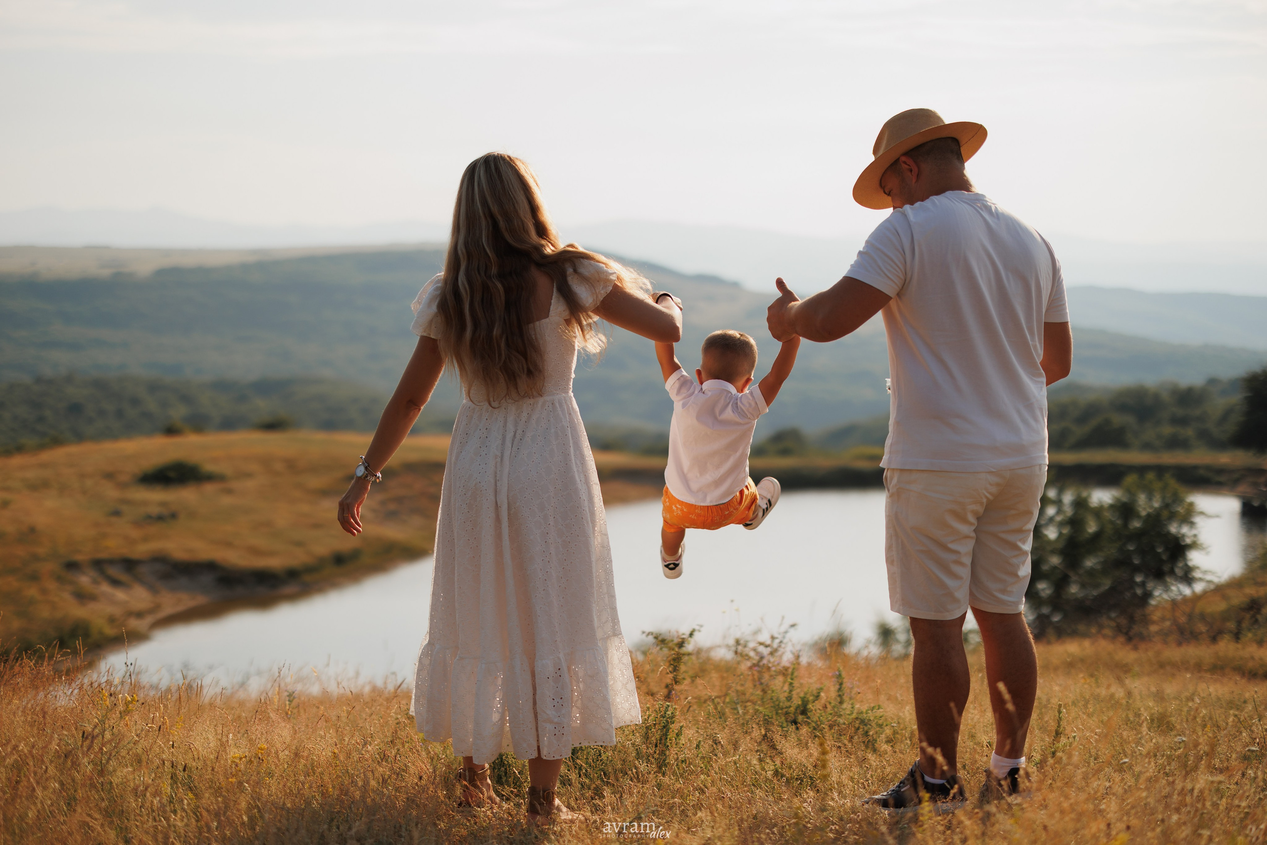Elissa + Alex | Family. Alexandru Avram | Photographer