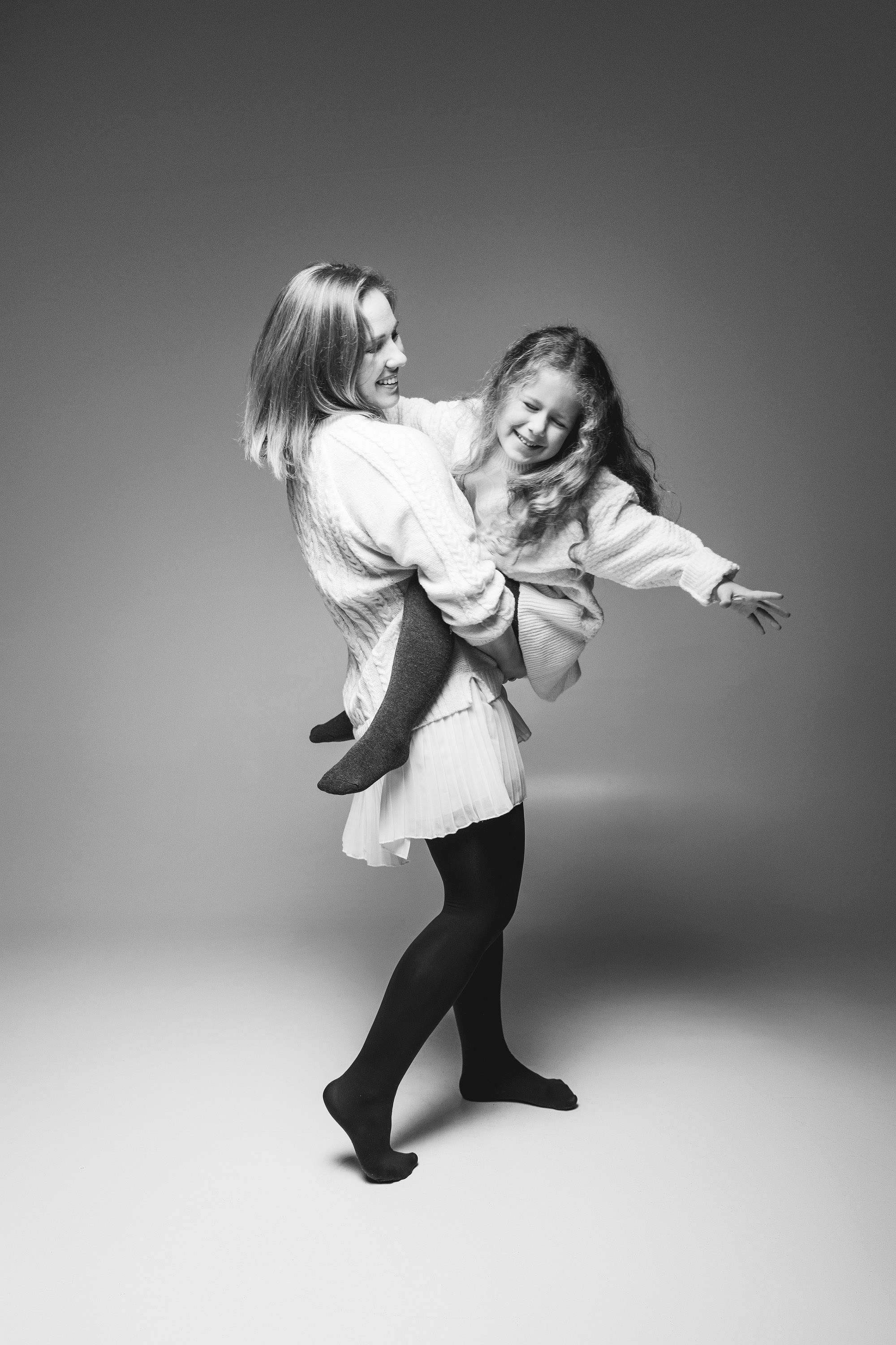 Elena and her daughter. Alexander Malinovski — Wedding, Family & Portrait Photographer in London & Kent