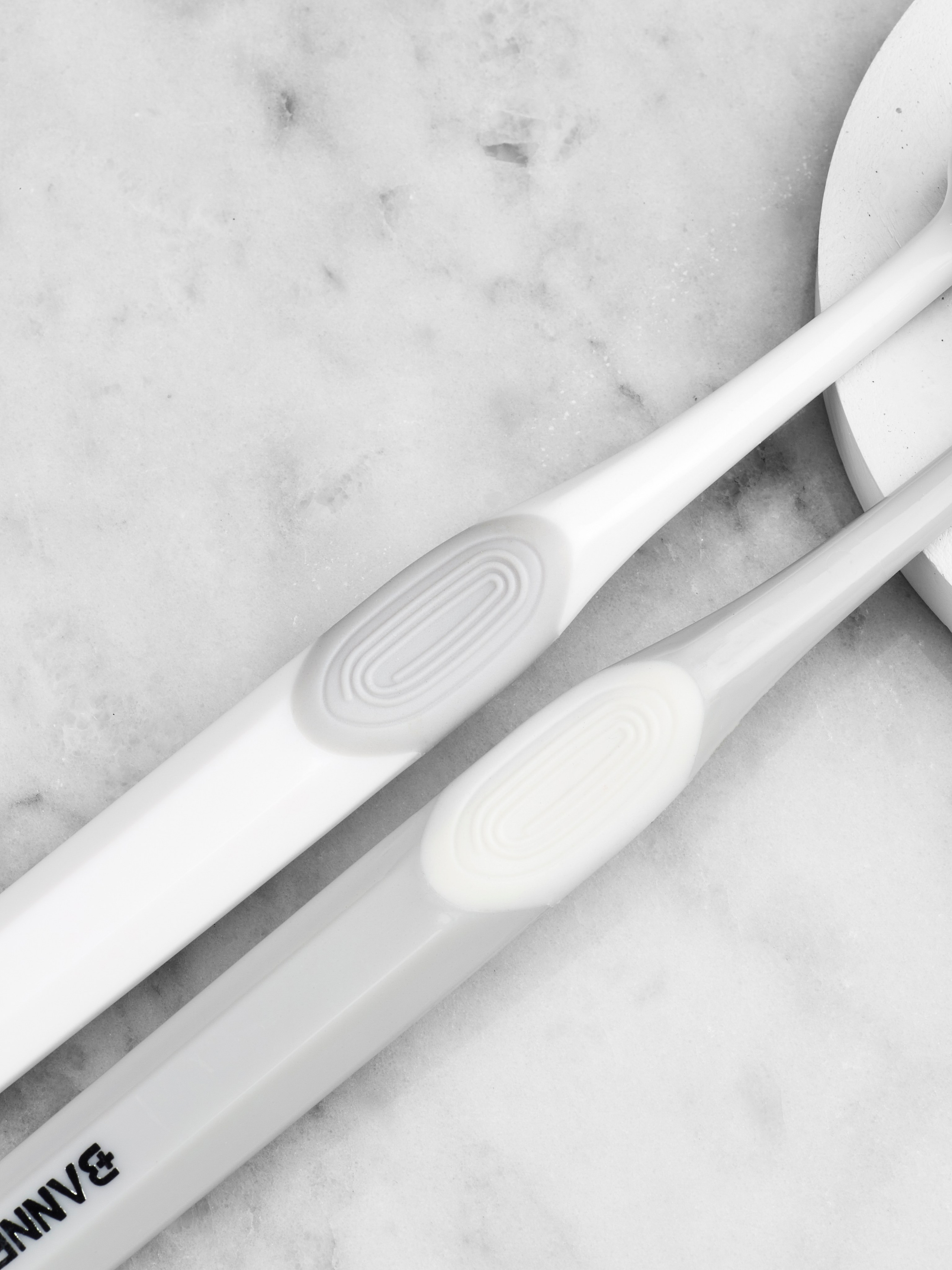 Инструменты для ухода. Предметная фотосъемка в Алматы. Студия фото и видео съемки товаров