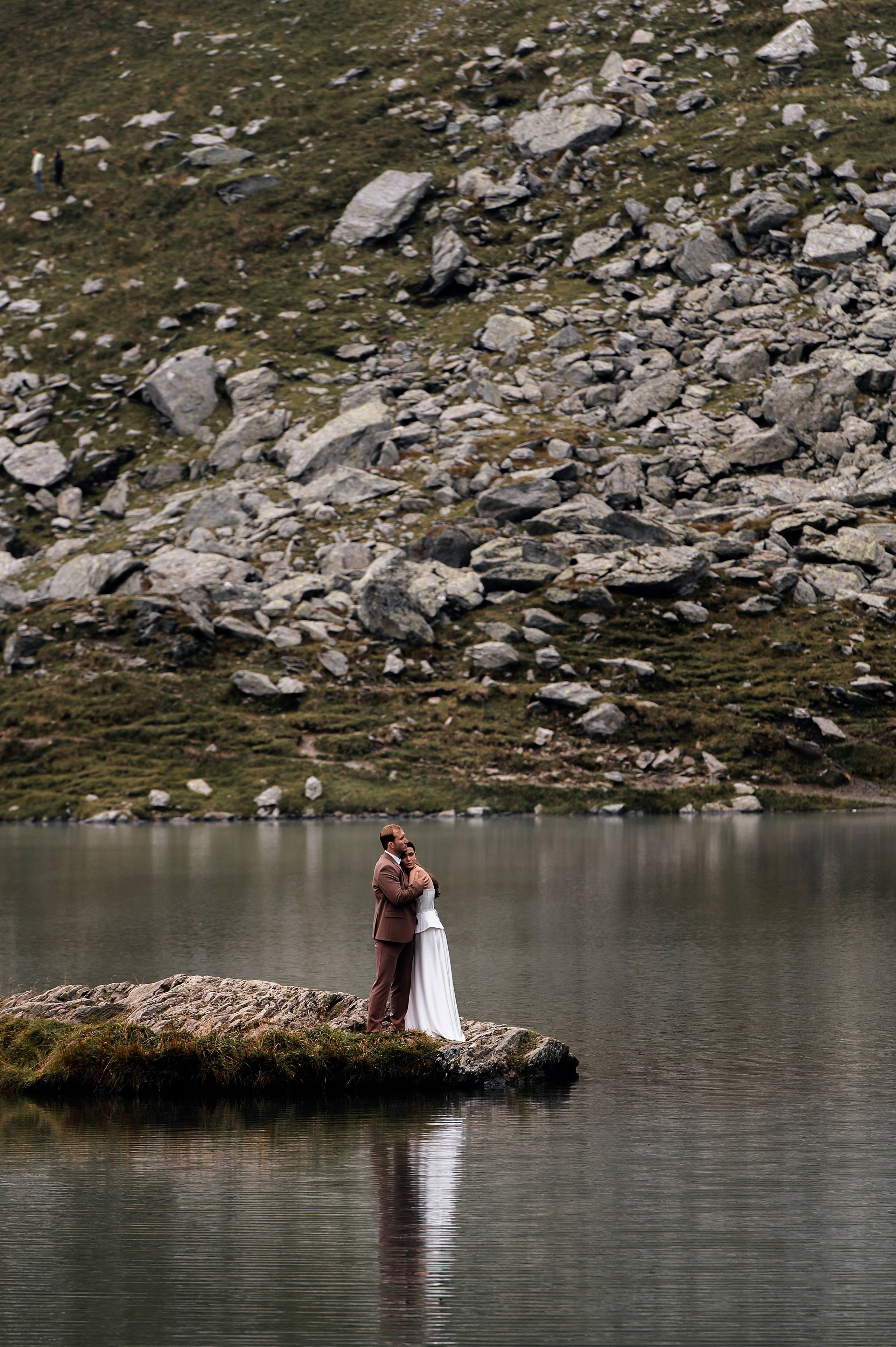 Lacul Bâlea, România. Victoria & Grigorie. Wedding photographer from Moldova Alexey Chipchiu