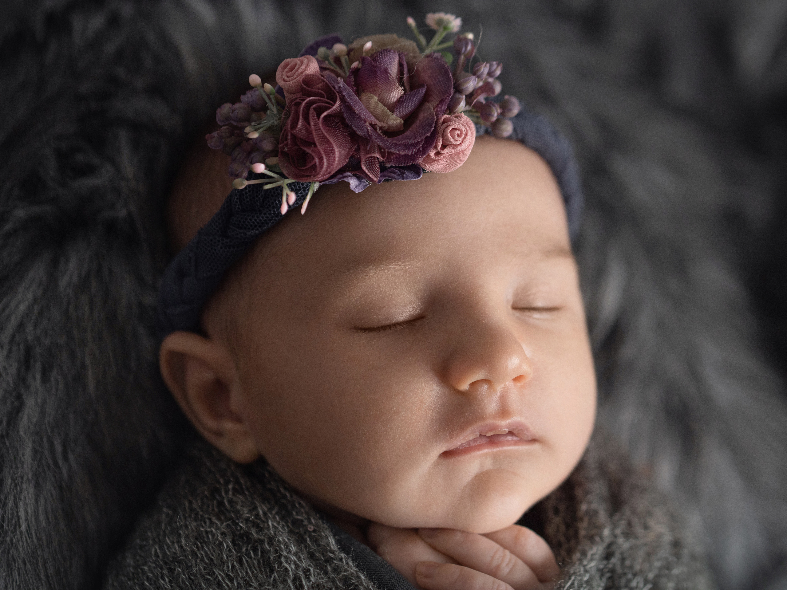 Foto dei neonati. Fotografa di neonati di attesa di famiglia Gero Kateryna
