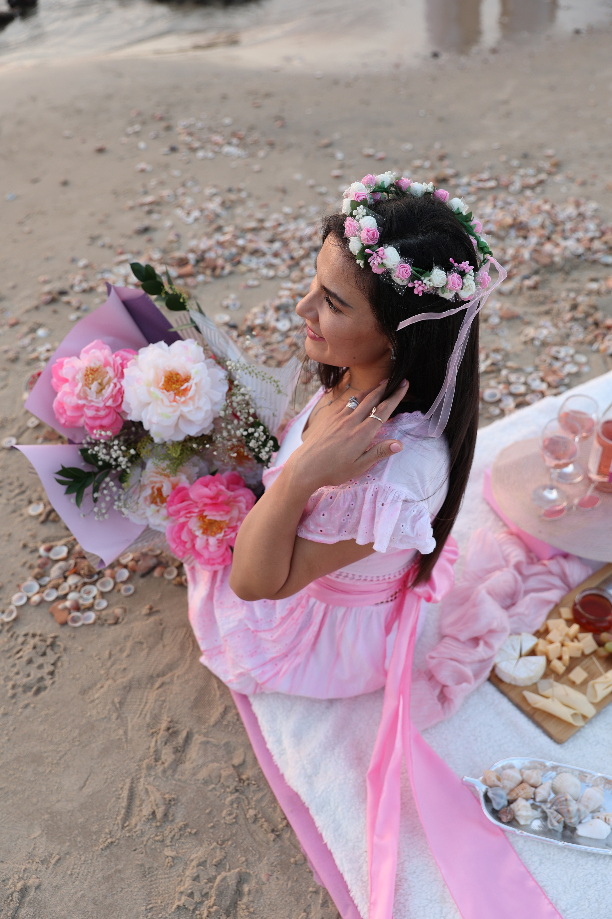 Portrait photoshoot on the sea. צלמת אירועים בוק בת מצווה נטלי טופילט