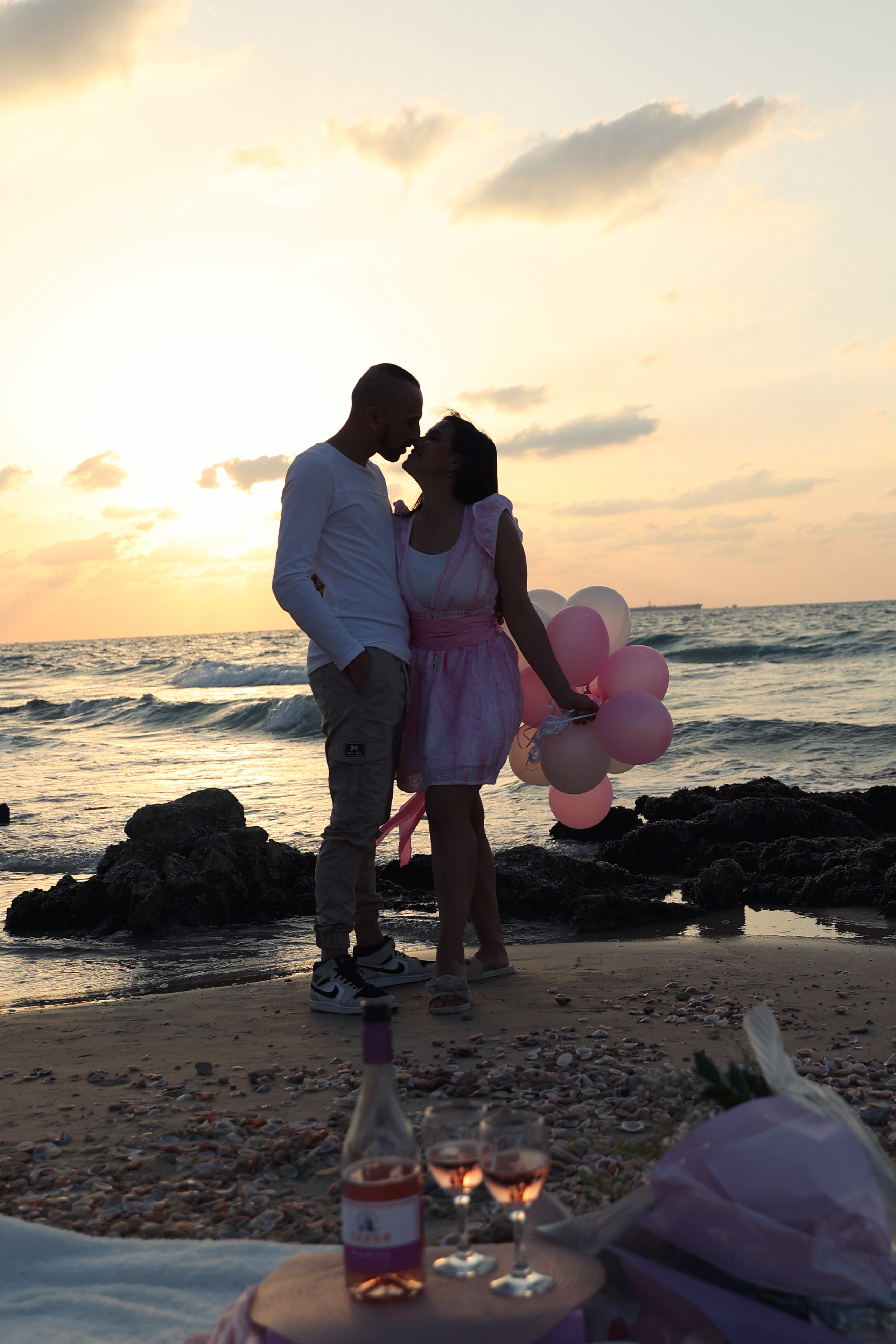 Portrait photoshoot on the sea. צלמת אירועים בוק בת מצווה נטלי טופילט