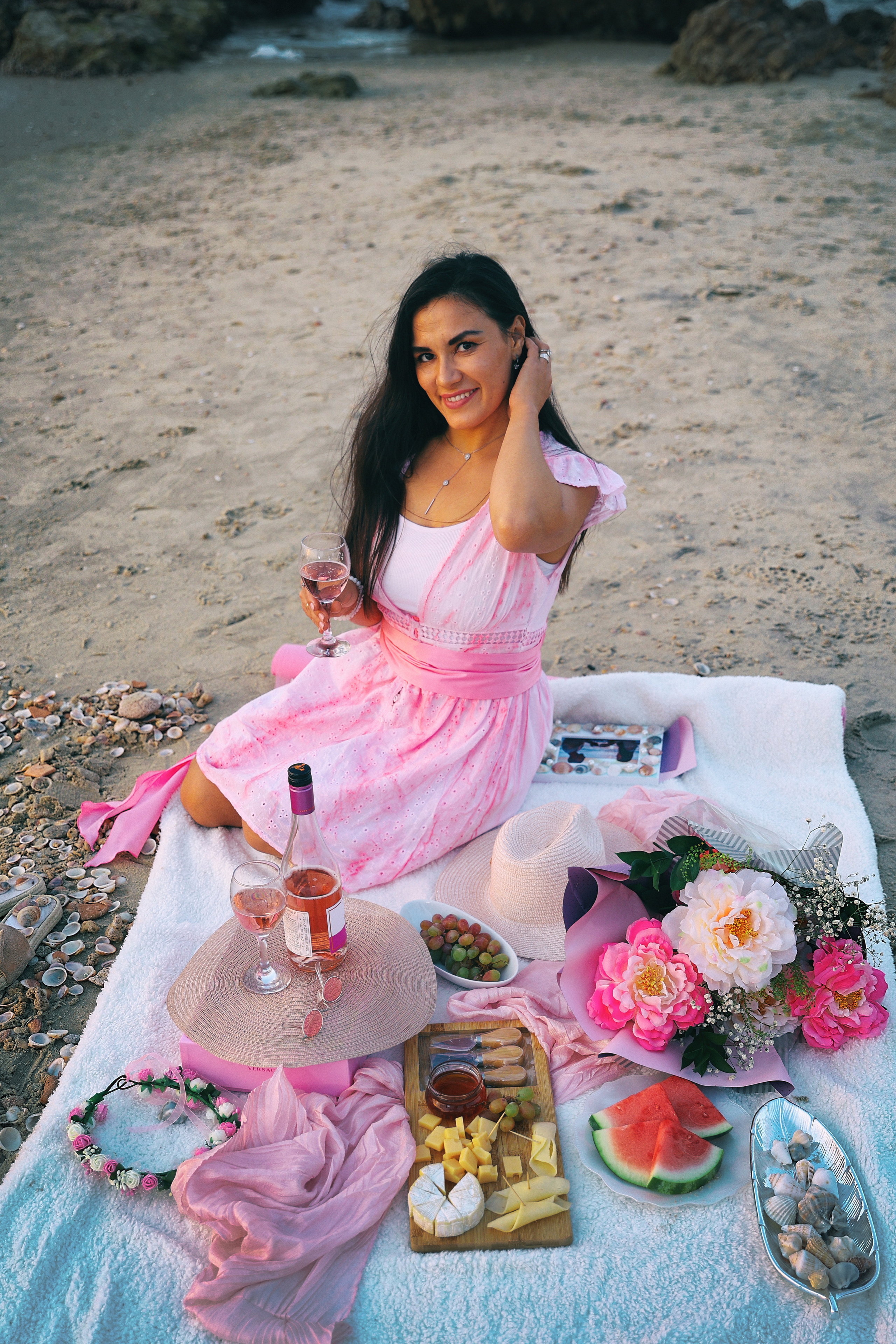 Portrait photoshoot on the sea. צלמת אירועים בוק בת מצווה נטלי טופילט