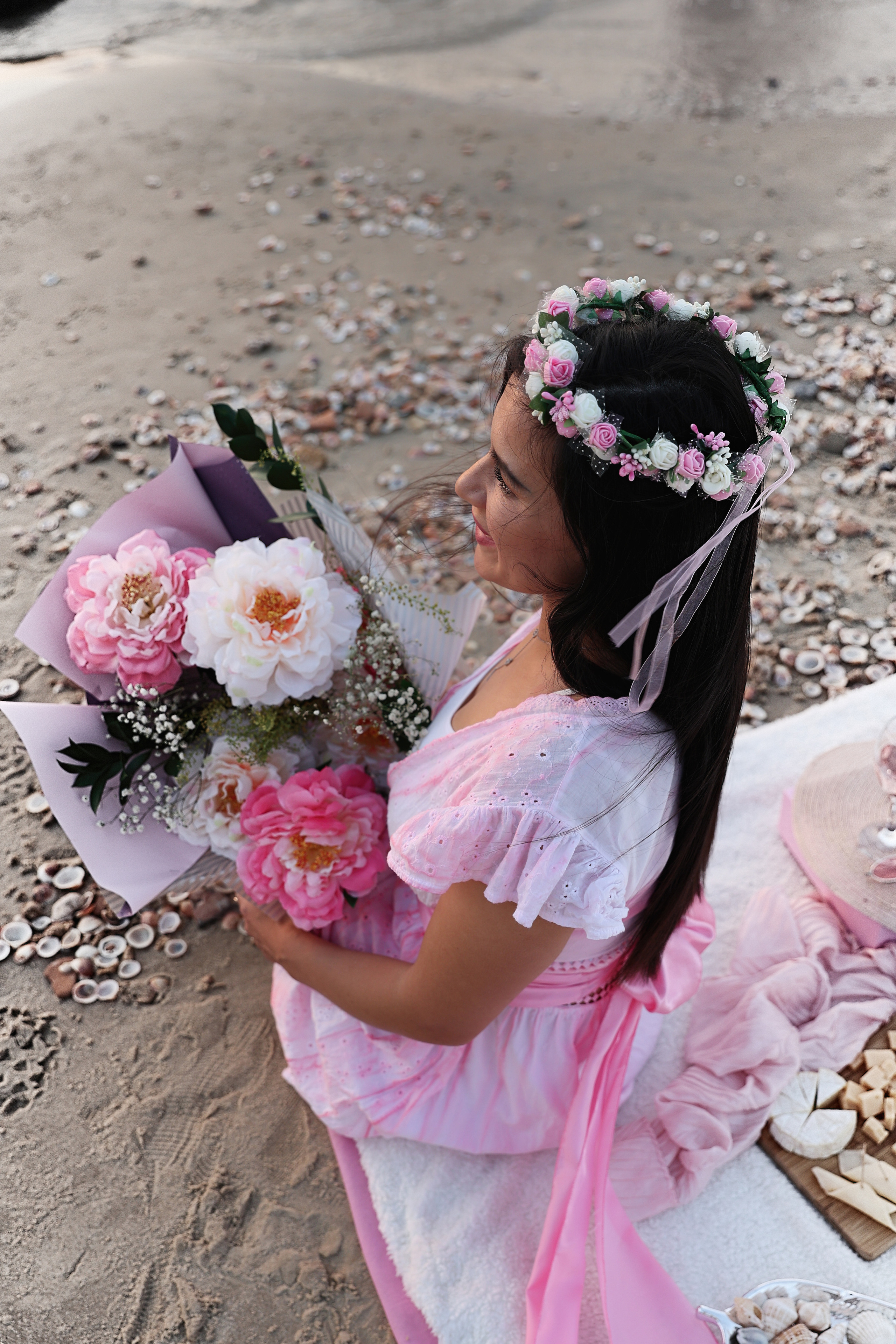 Portrait photoshoot on the sea. צלמת אירועים בוק בת מצווה נטלי טופילט