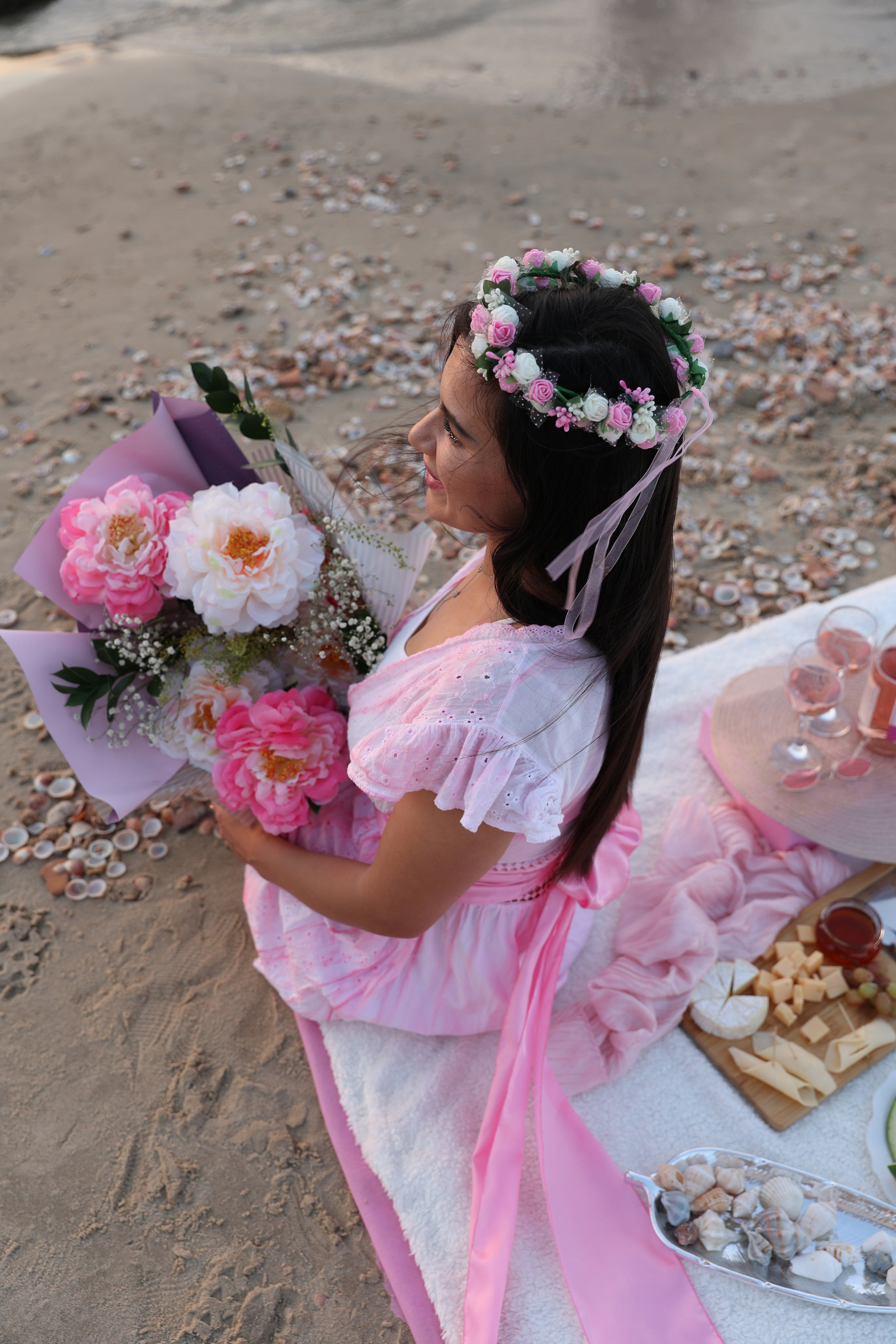Portrait photoshoot on the sea. צלמת אירועים בוק בת מצווה נטלי טופילט