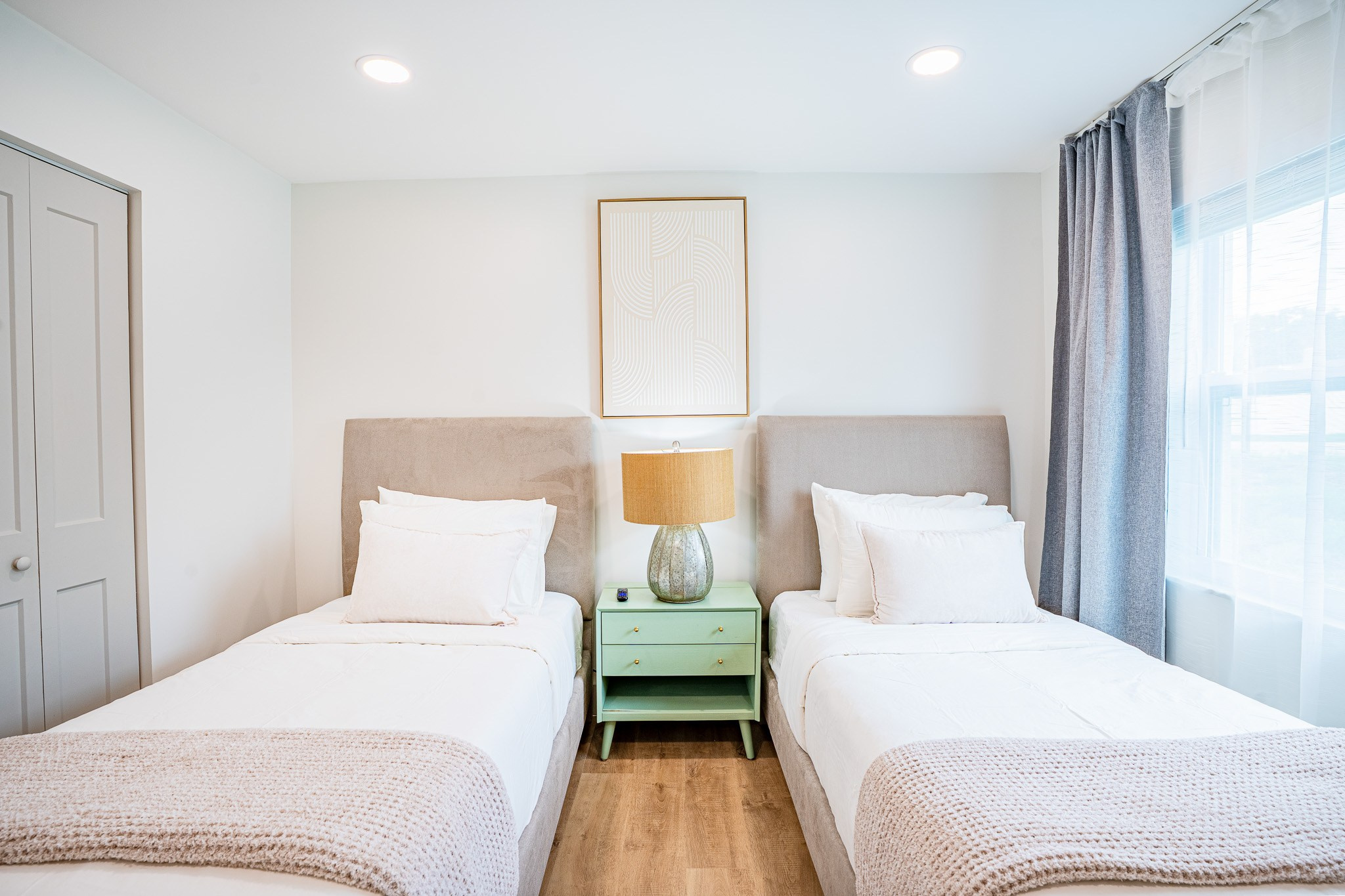 Airbnb: Real Estate 01. Welcome to my video and photo world!