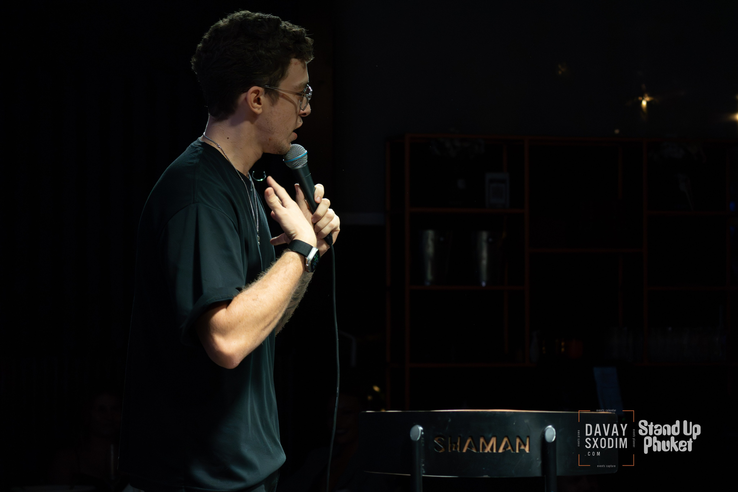 Standup Влада Лапина | Фоторепортаж | Афиша | DAVAYSXODIM.com PHUKET. АФИША|ФОТОРЕПОРТАЖИ|ИВЕНТЫ|ПХУКЕТ