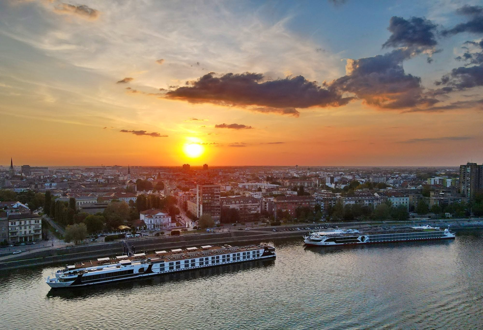 Novi Sad, tri prazna mesta pa svi ostali gradovi.❤️. Aleksandar Milutinović fotograf iz Srbije, Novog Sada