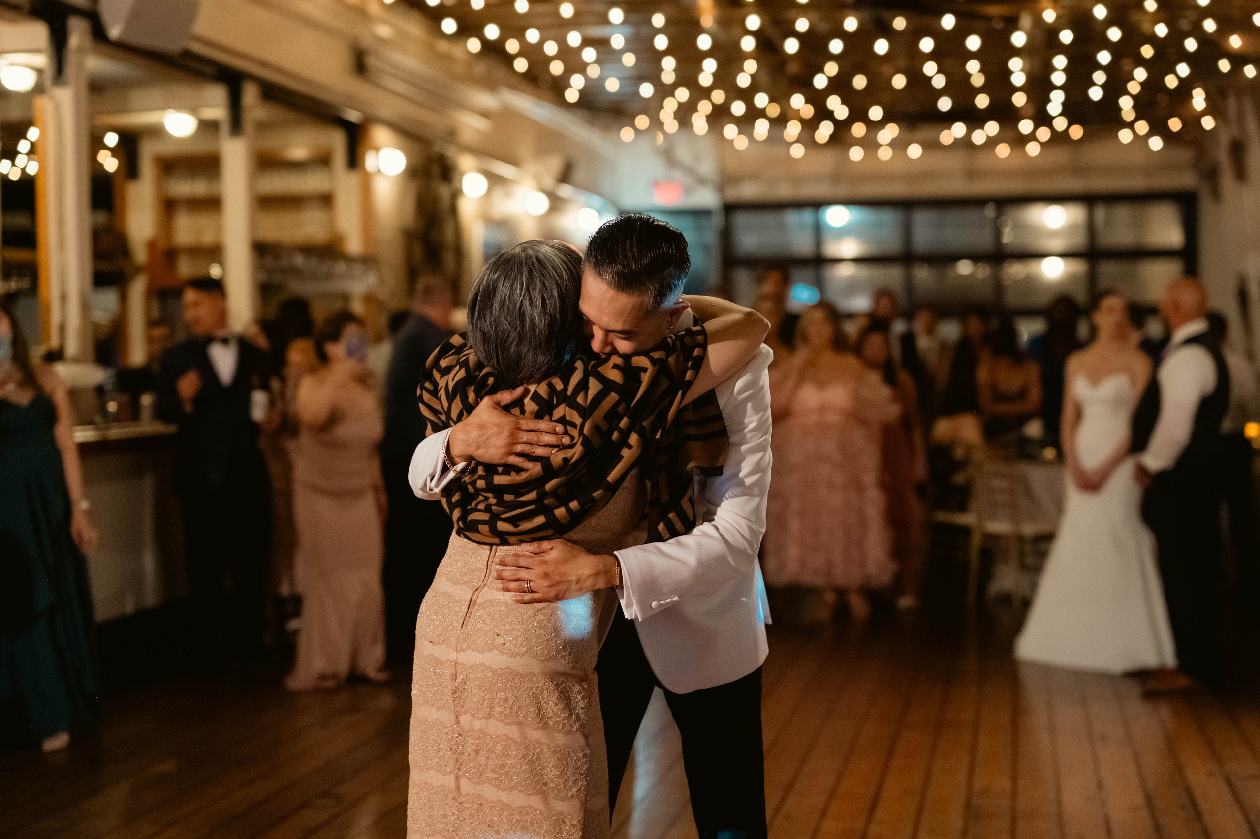 Kevin & Katie. Wedding & portrait photography in the Seattle Area. Helen Michelle photographer