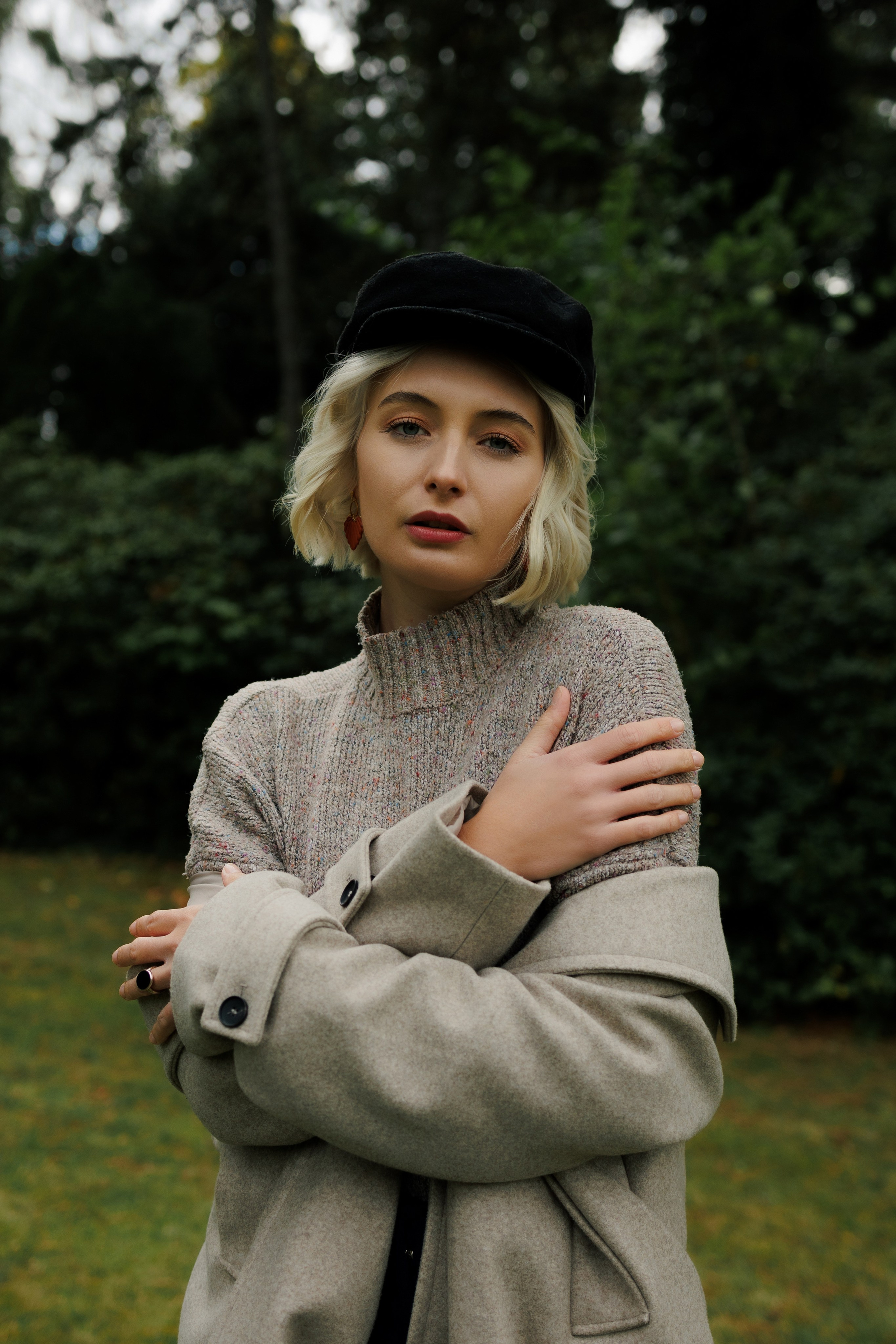 Autumn Portrait in the Park. Woman in Coat&Sweater. Cinematic&Emotional Photography by Kristina Kozheltsova. Kristina Kozheltsova- Soulful Portrait&Lifestyle&Love Story Photographer in Leipzig, Germany