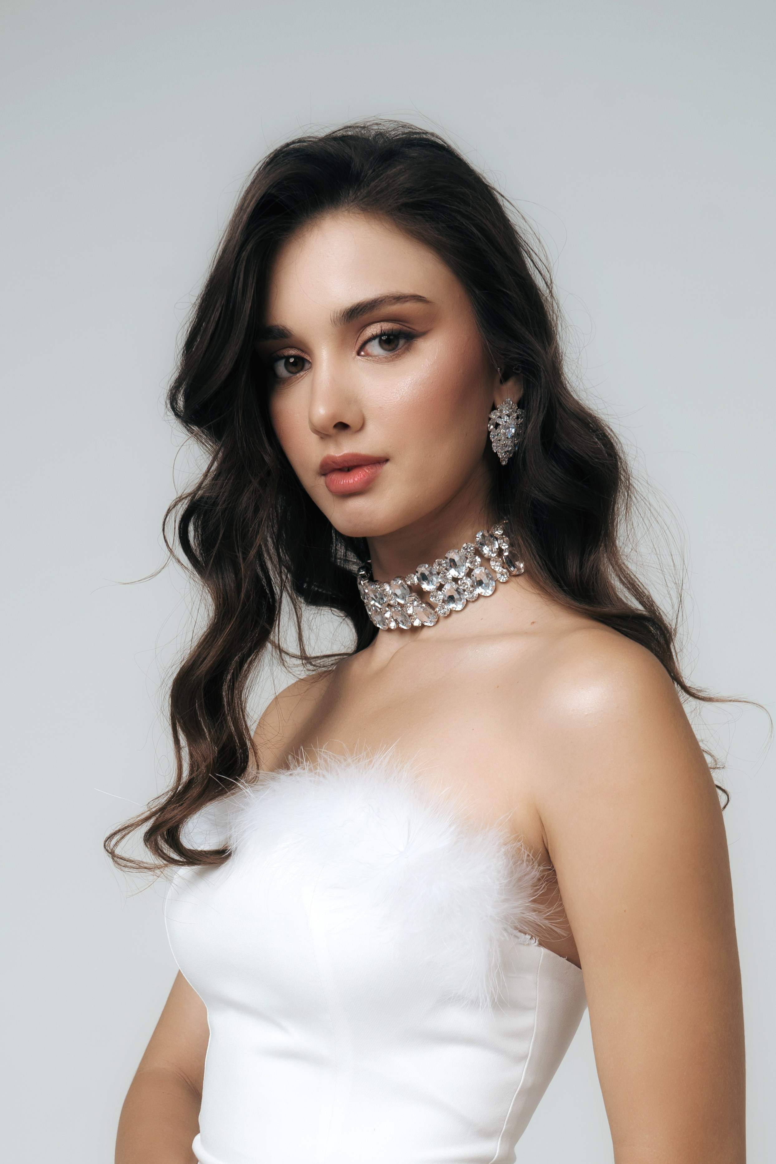 Photographer in Abu Dhabi — Studio Photoshoots for Families, Couples & Individuals. Mariia Safronova is your photographer in Abu Dhabi and Dubai