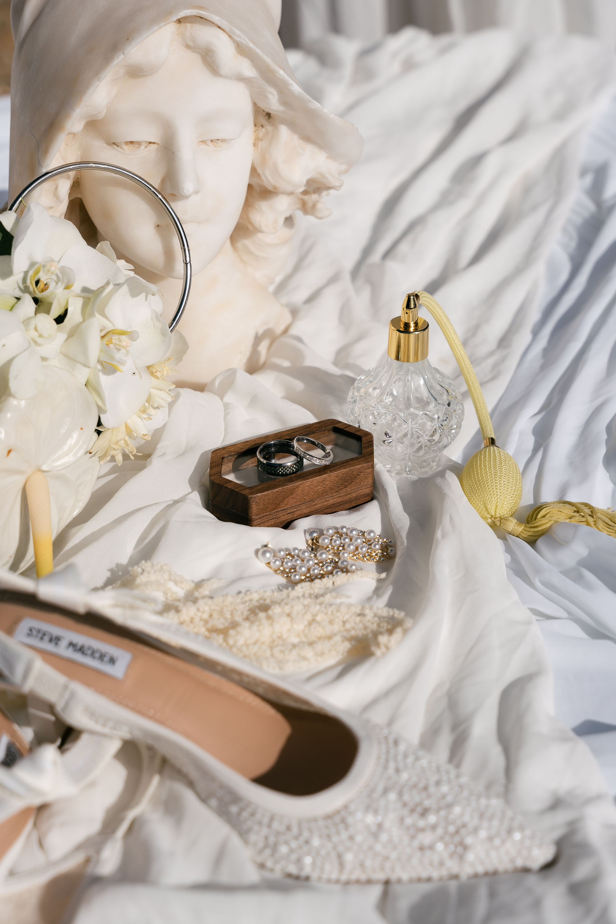 Donielle and Edwin. Fotógrafos de bodas de destino y creadores de contenido con base en España