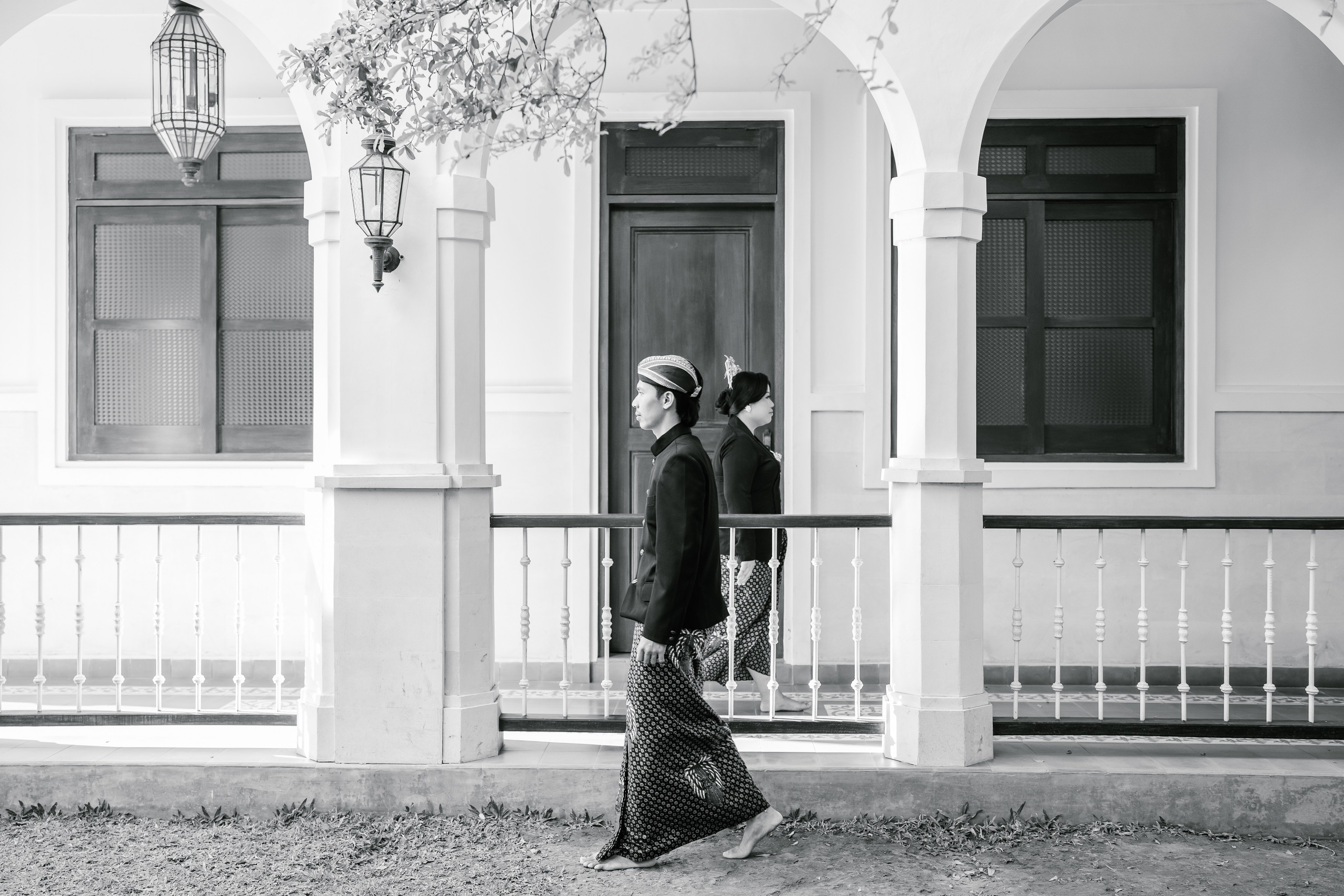 Prewedding Photo Shoot with Javanese style. Female Photographer in Bali