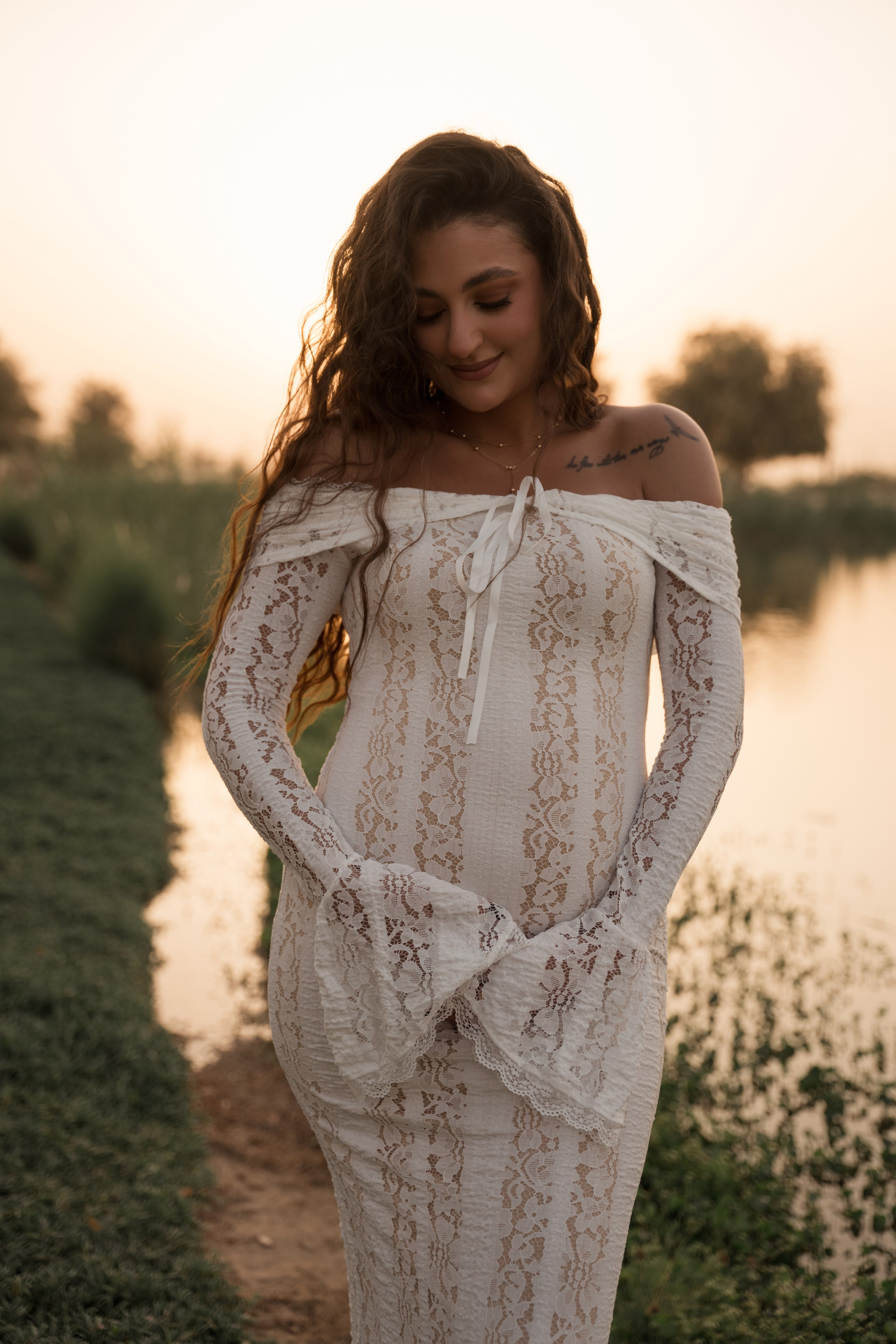 By the Lake of Dreams. Angela Iakovleva — Family Photographer in Dubai