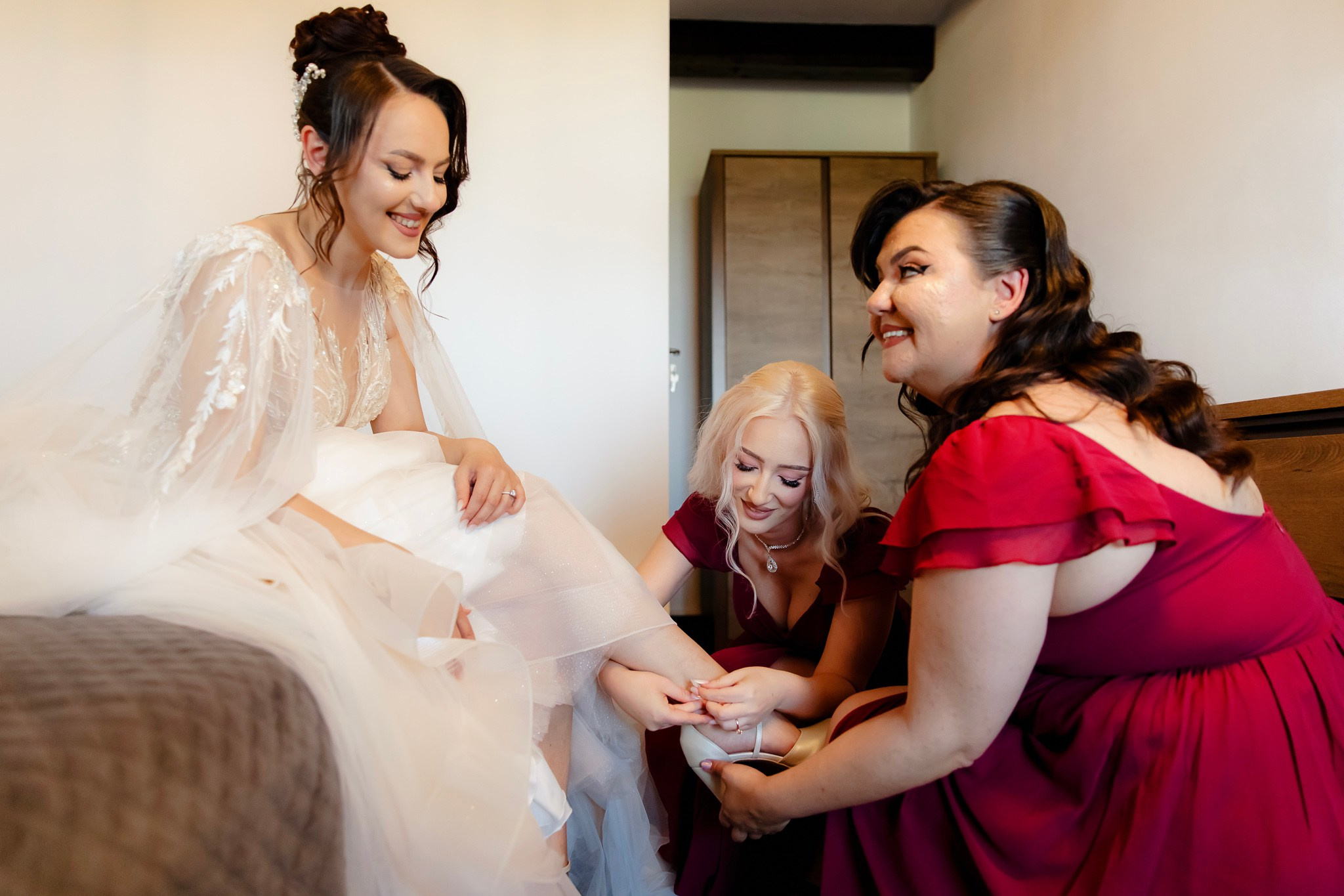 Ioana & Ionuț | Nuntă de poveste la Păstrăvăria Poiana din Mălini județul Suceava. Servicii foto-video profesionale, pentru momente de neuitat