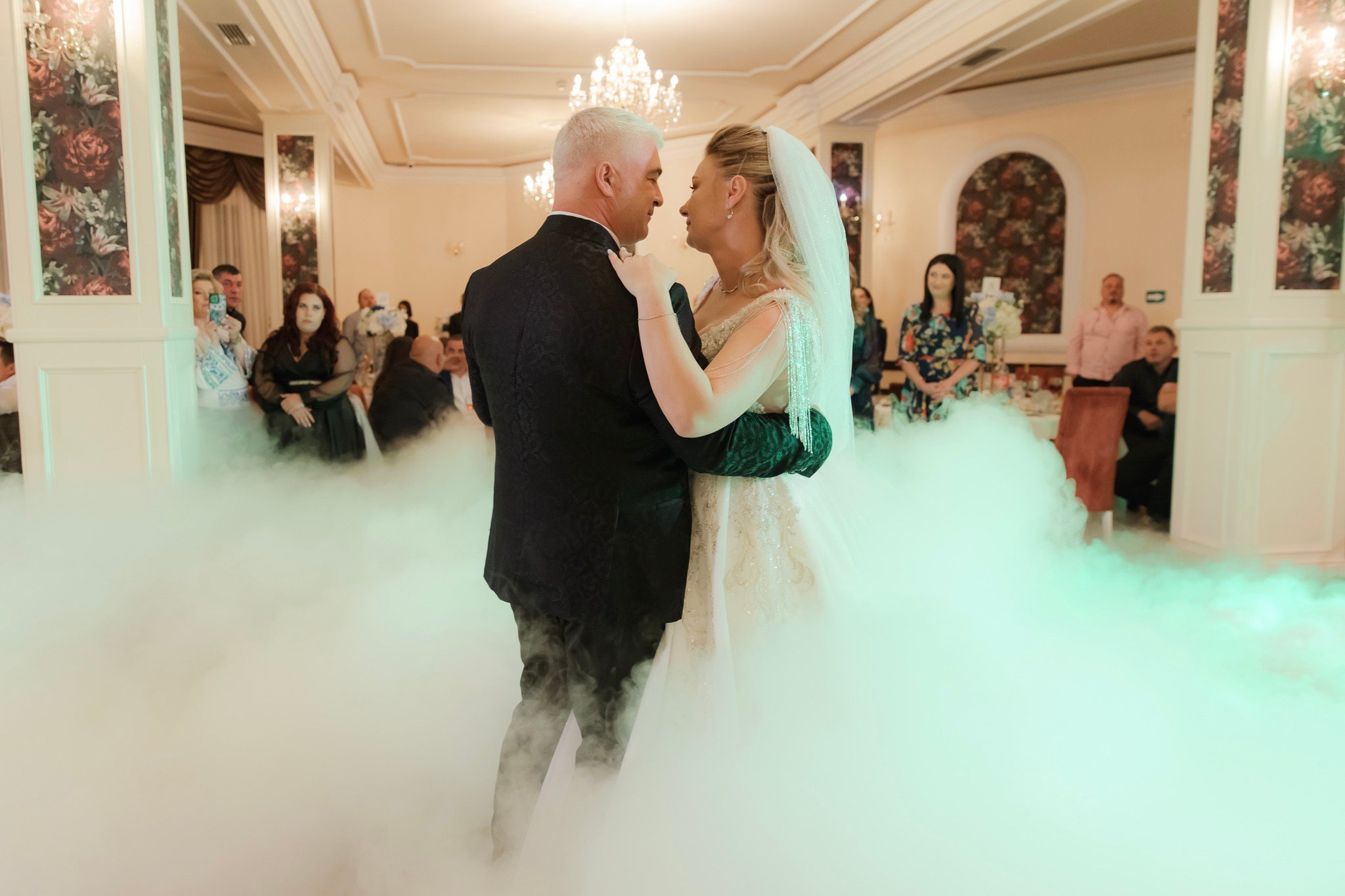 Mihai & Oana. Servicii foto-video profesionale, pentru momente de neuitat