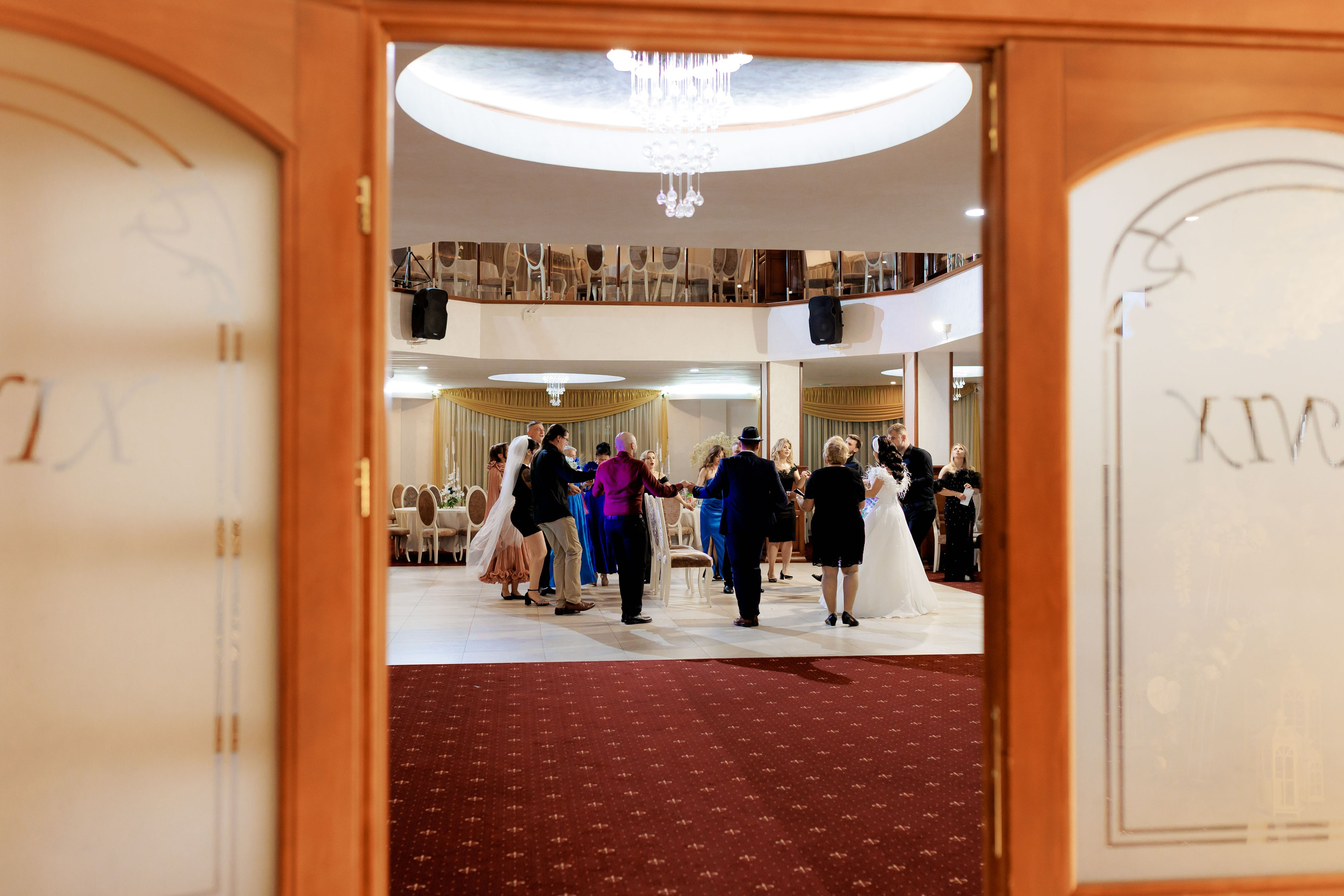 Loredana & Emilian – Ziua Nunții | Videografie - fotografie Botez Suceava, Iași, Botoșani. Servicii foto-video profesionale, pentru momente de neuitat