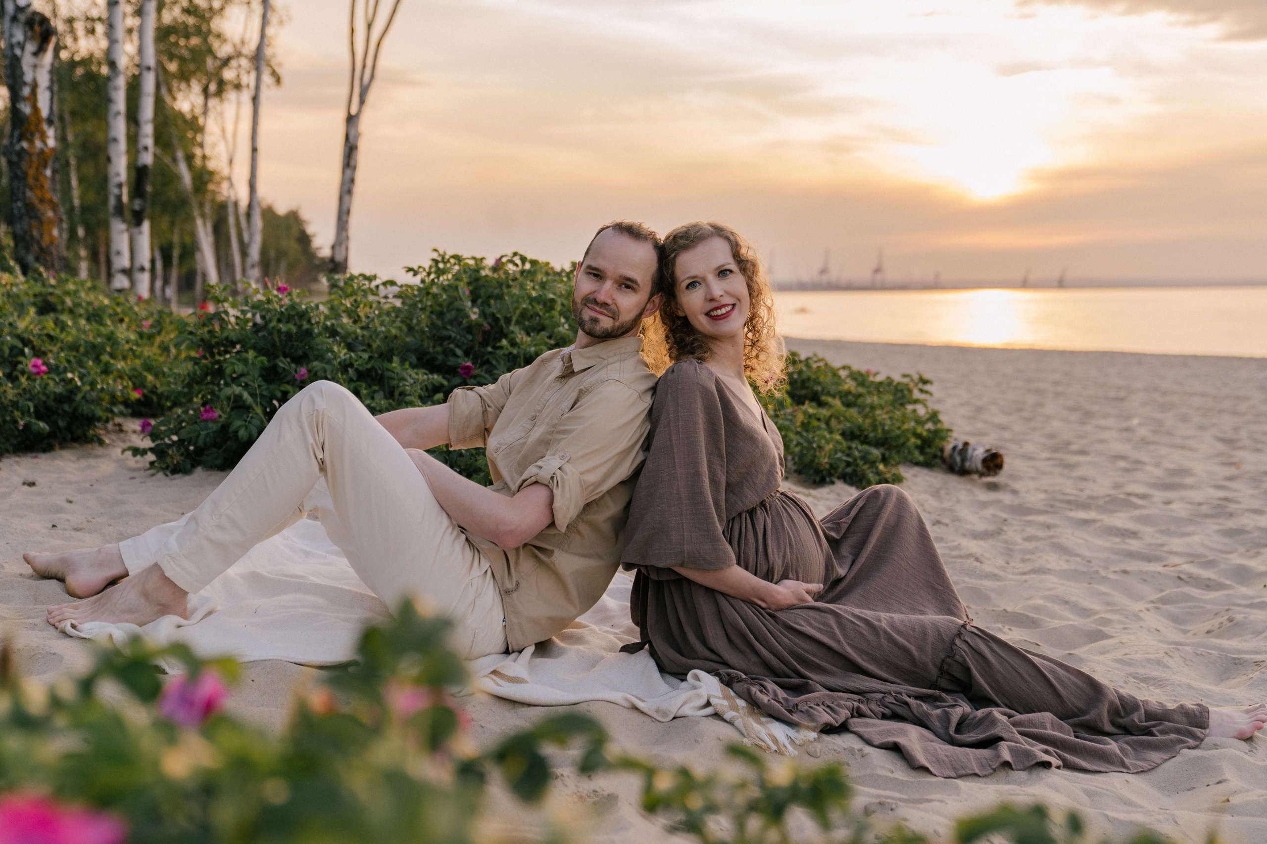 sesja-ciążowa-Gdańsk-plener-Górki-Zachodnie-plaża 