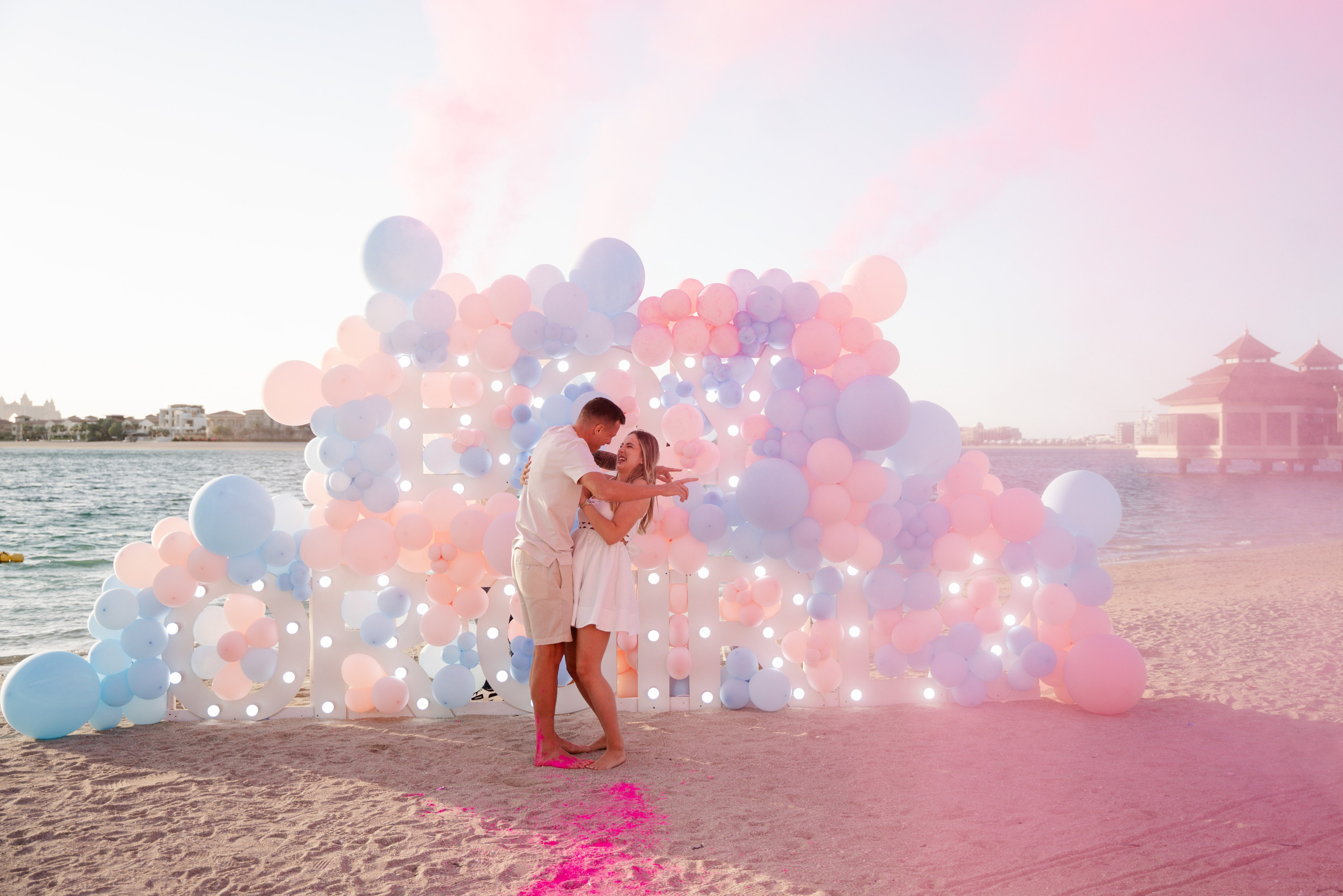 Creative gender reveal party. Angela Iakovleva — Family Photographer in Dubai