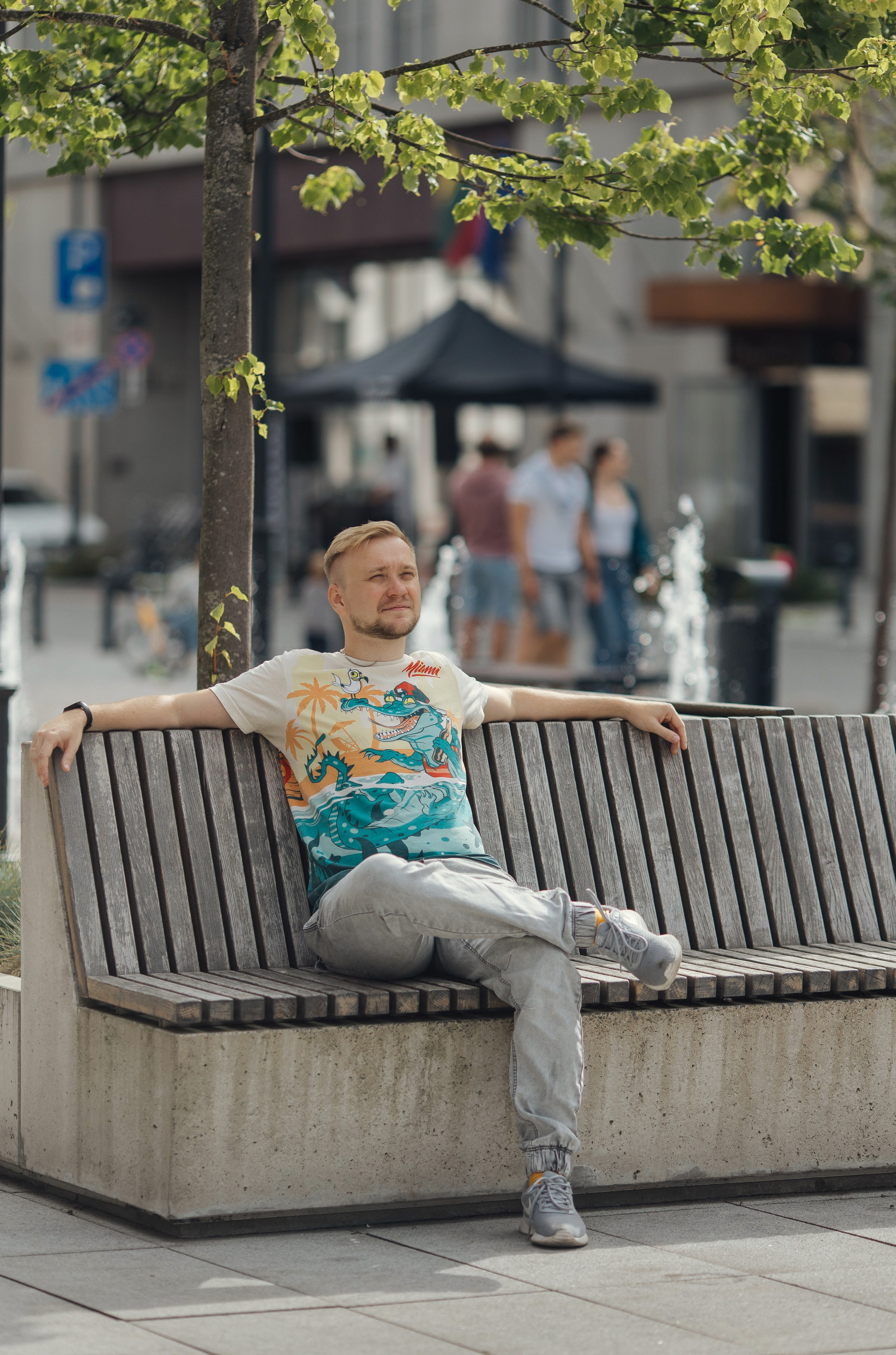 Along the streets of Vilnius in lifestyle style. Family photographer in Vilnuis Svetlana Naumova