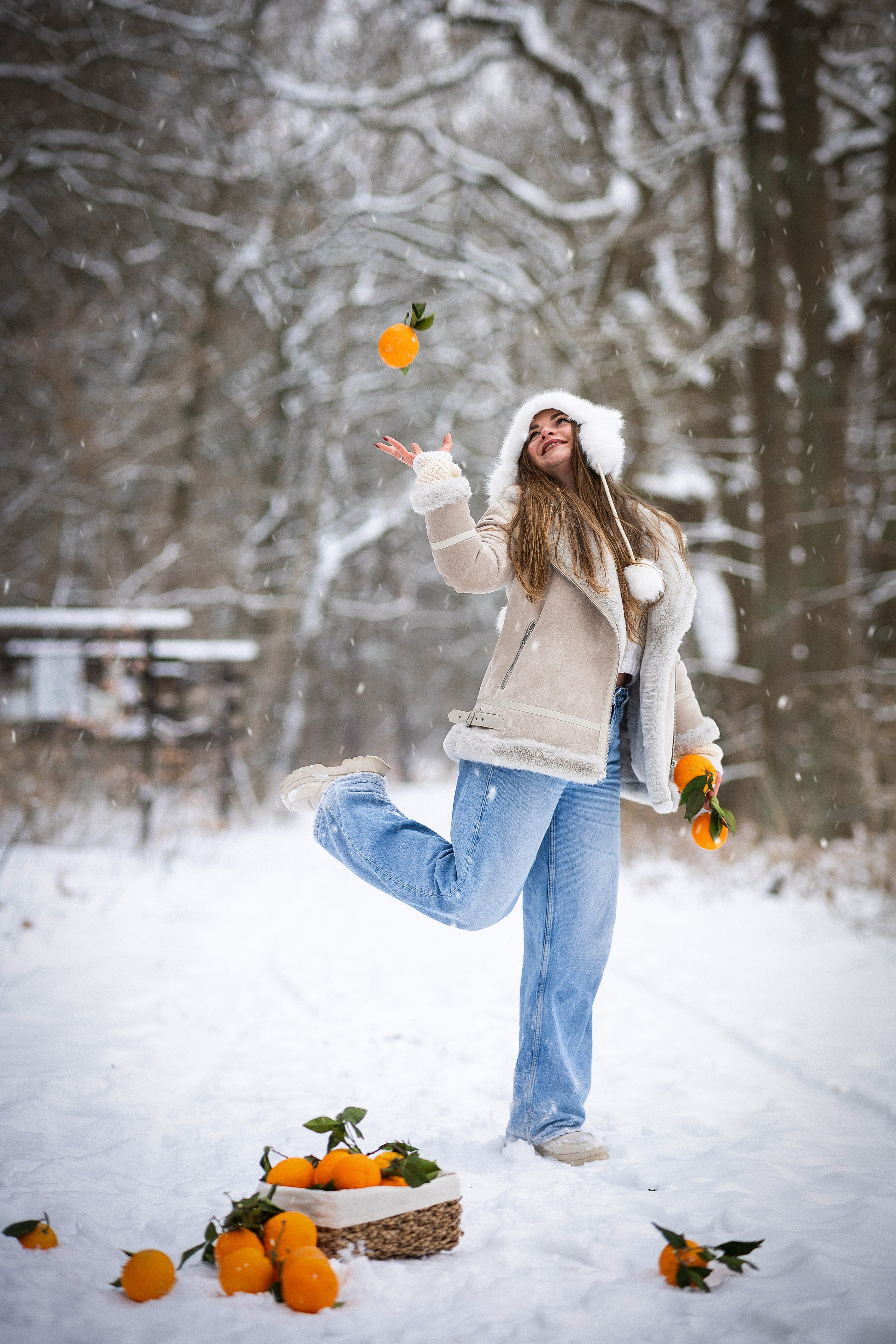 Winterlook Frau Portrait im Schnee