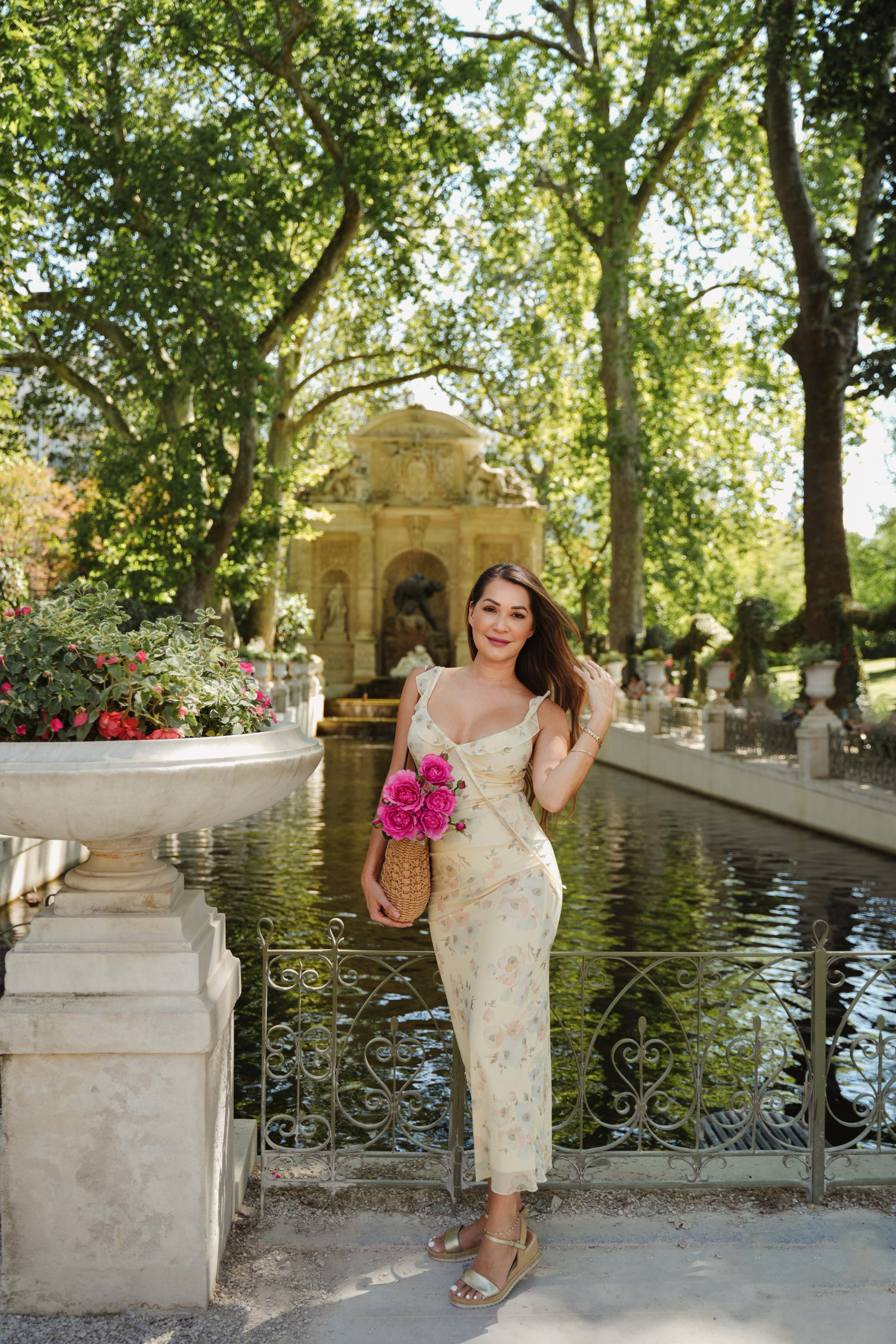 Philippa (2.5 hours). Photographer in Paris|Solo and groups, portraits & content, couples photo-shoot in Paris at the best locations