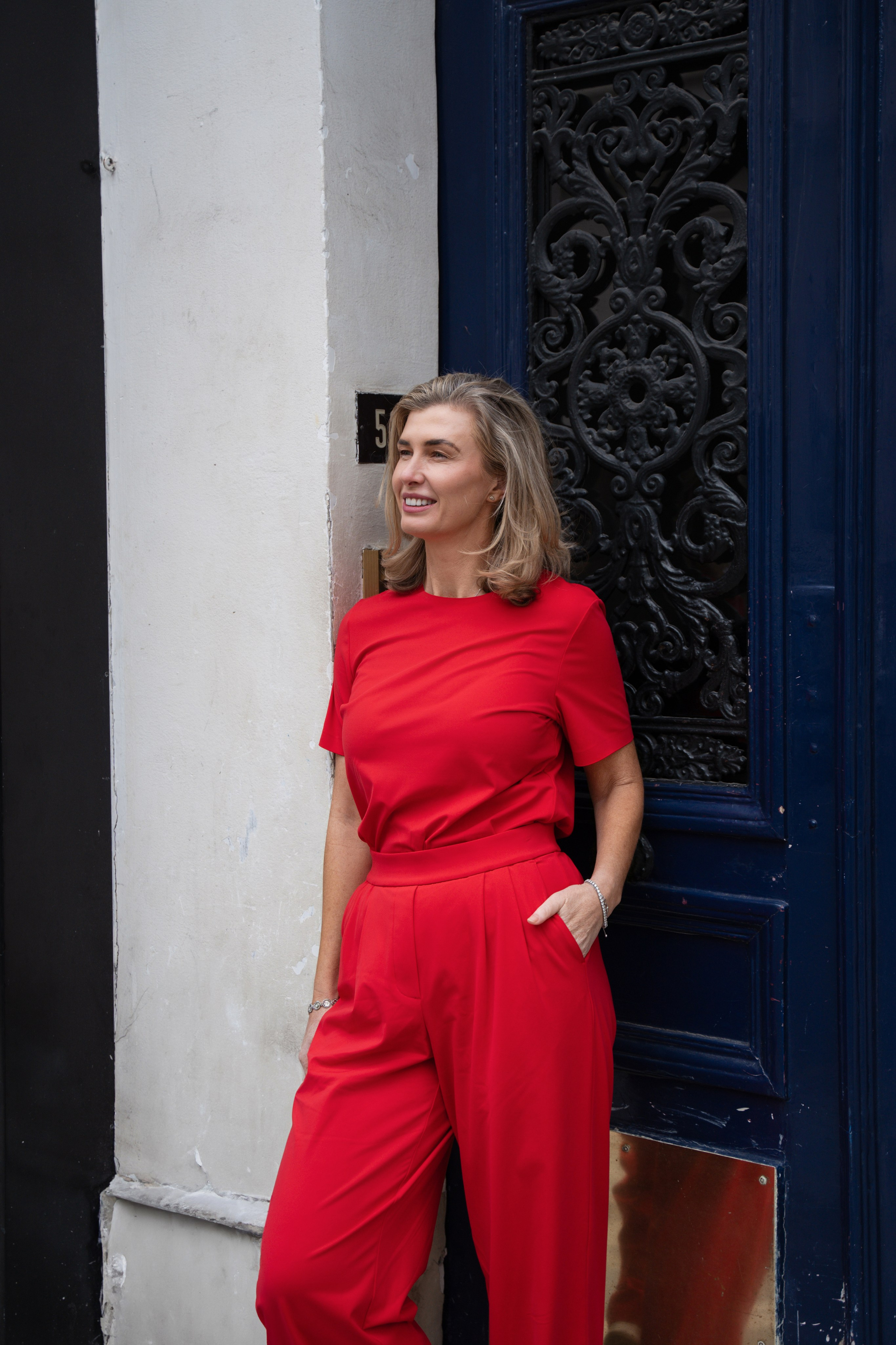 Content Nadia (2.5 hours). Photographer in Paris|Solo and groups, portraits & content, couples photo-shoot in Paris at the best locations