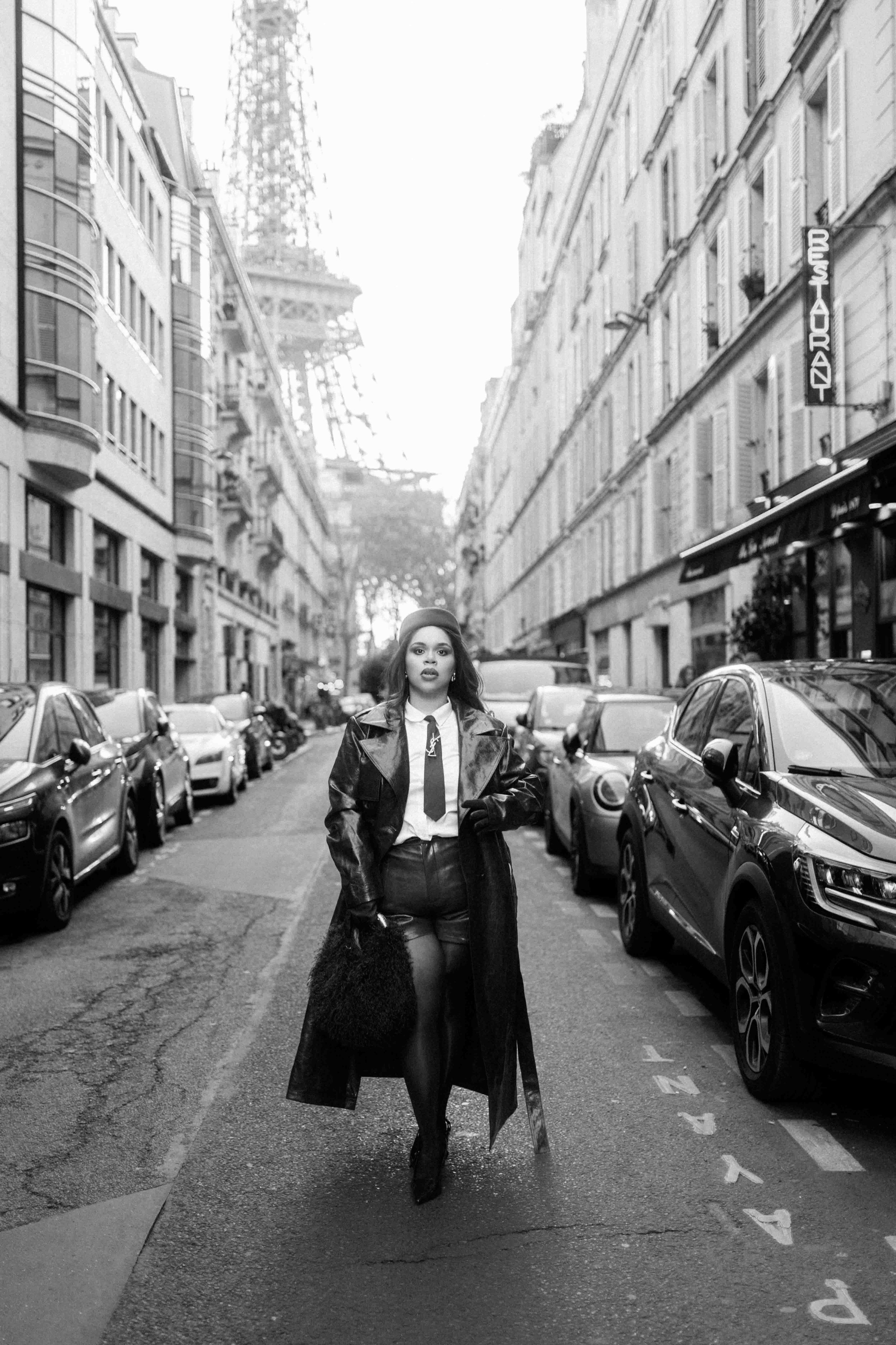 Miriana (1 hour). Photographer in Paris|Solo and groups, portraits & content, couples photo-shoot in Paris at the best locations