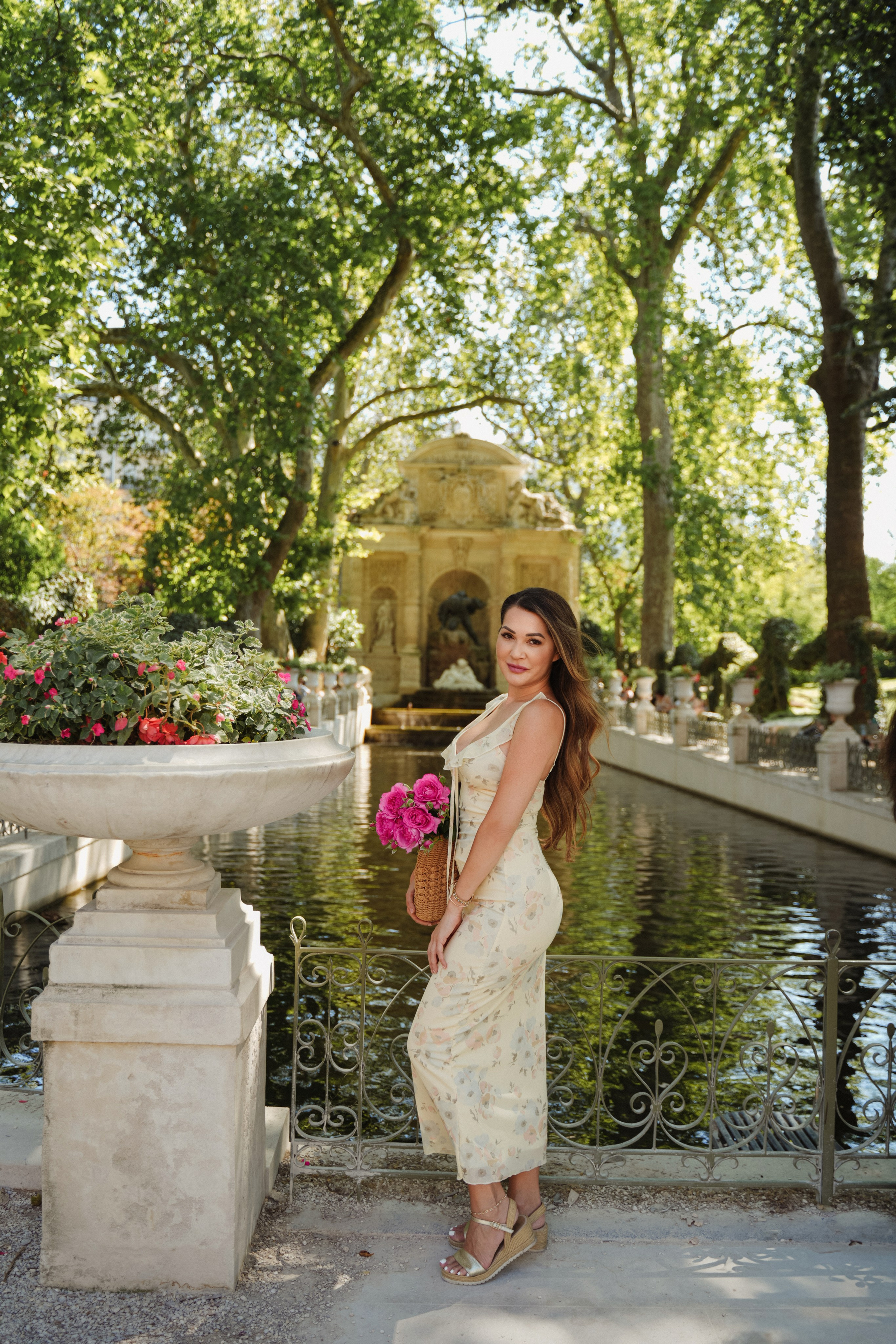 Philippa (2.5 hours). Photographer in Paris|Solo and groups, portraits & content, couples photo-shoot in Paris at the best locations