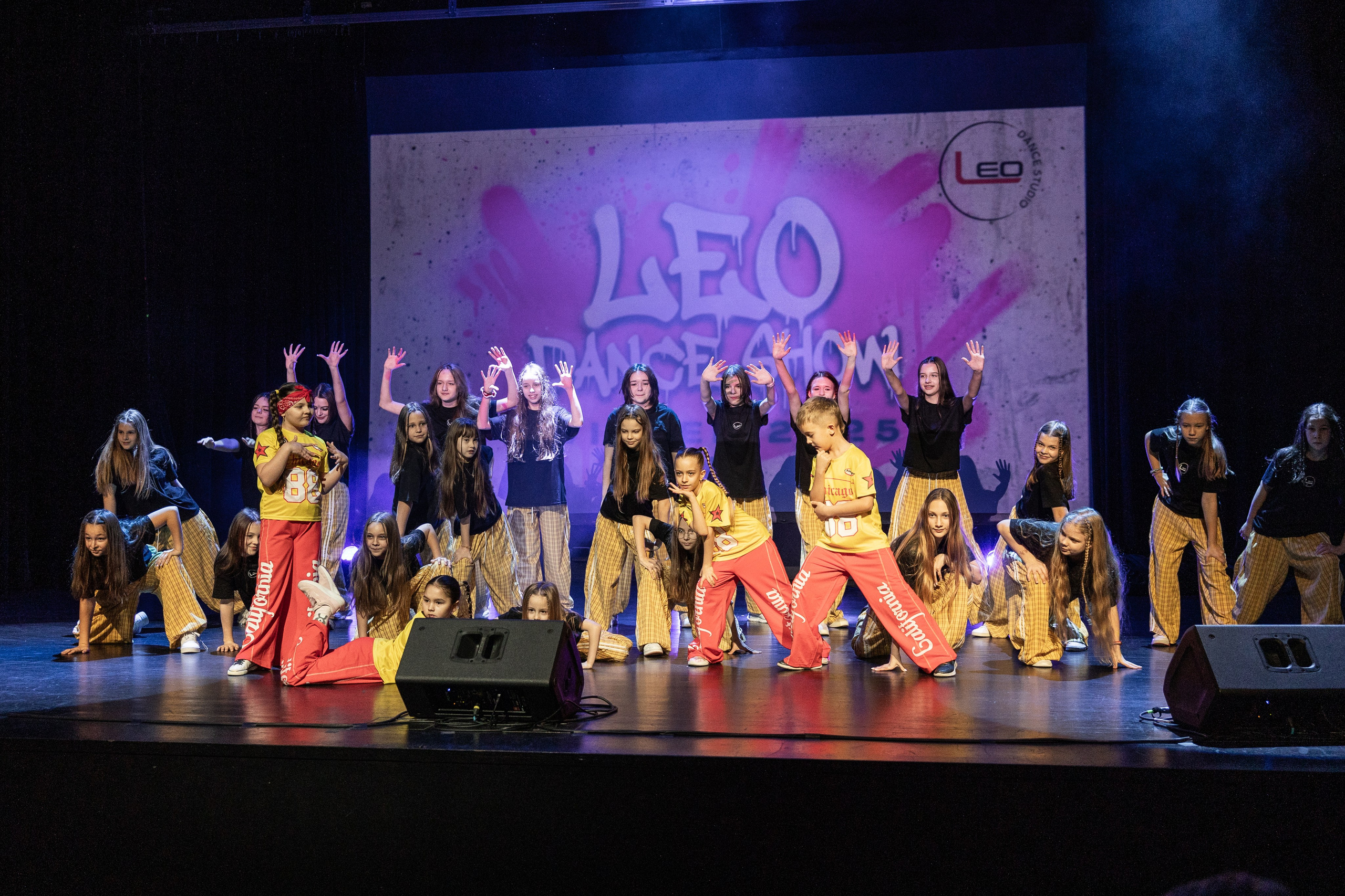 LEO DANCE SHOW WINTER 2025. Семейный и детский фотограф в Варшаве Мила Бобровская