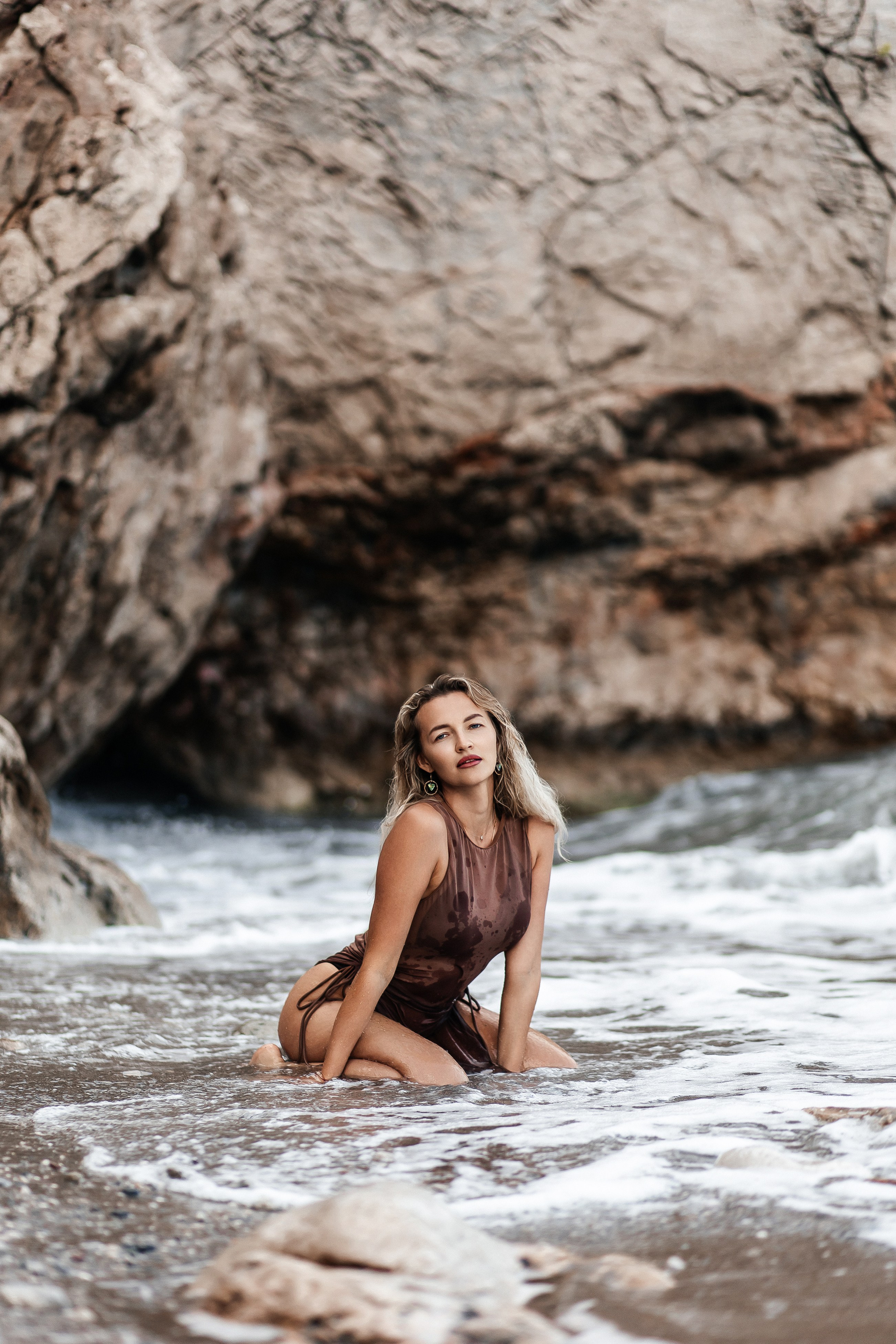 Фотосессия на диком пляже Кемера. Фотограф в Анталии, Кемере и Белеке. Love story, семейные и индивидуальные фотосессии