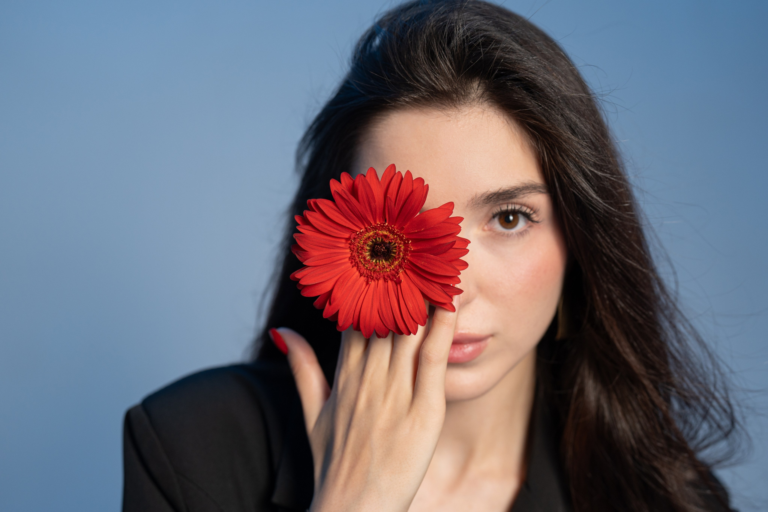 Where Beauty Blooms. Family & fashion photographer in Doha