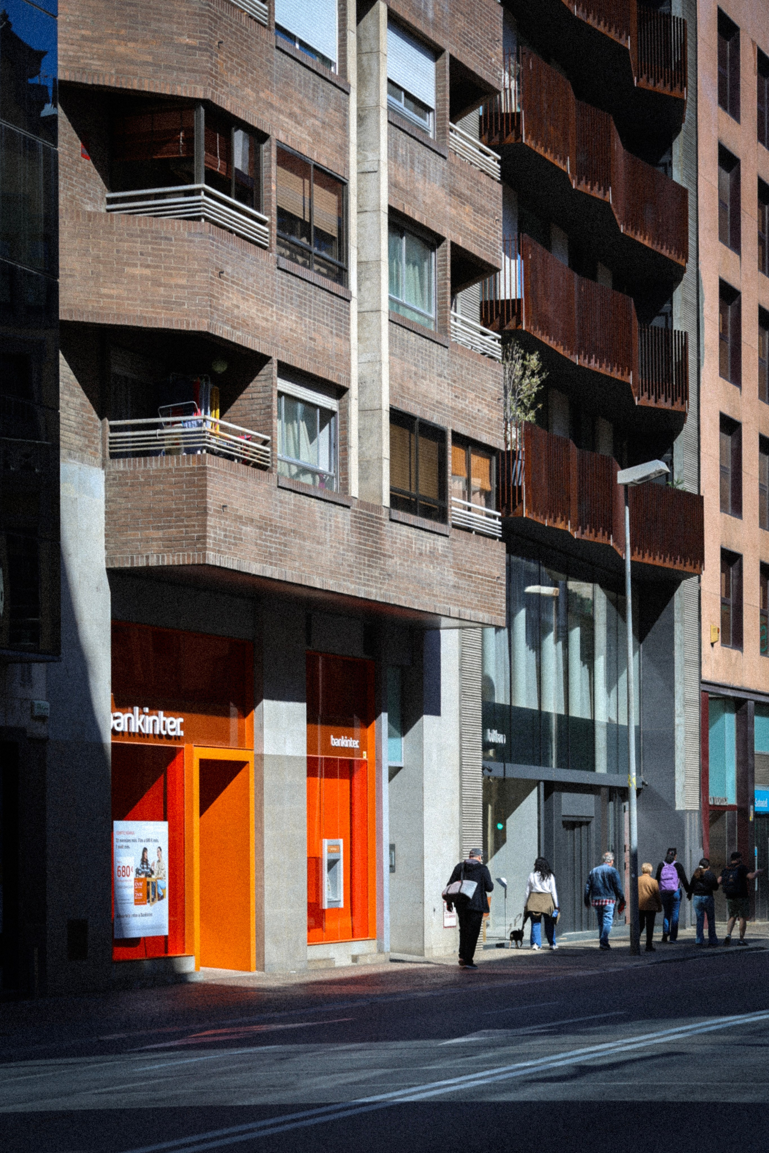 El toque de Gerona. Vladislav Makarov. Portrait & Street style photographer in Baku