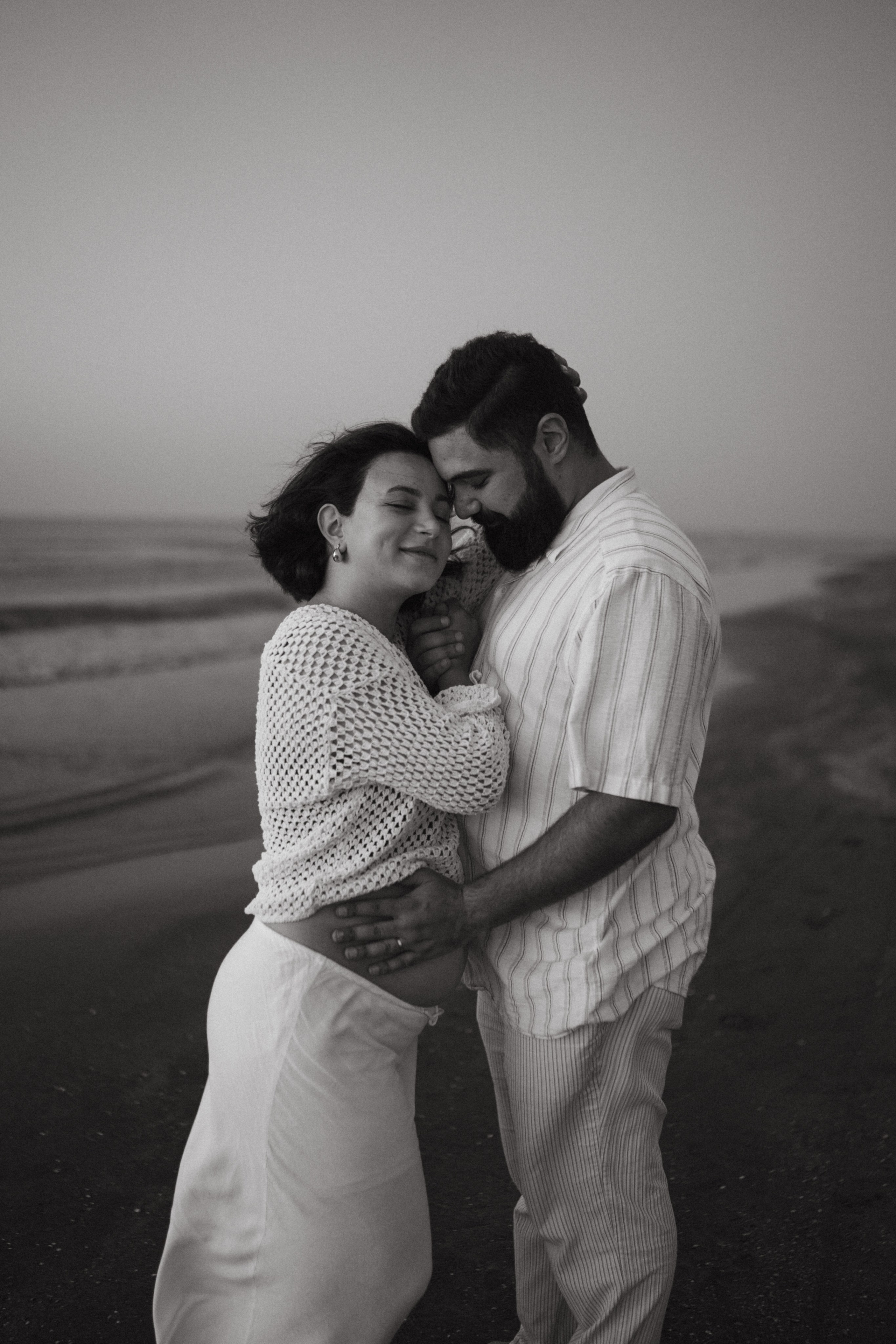 Expecting Javad. Family photographer in Saudi Arabia