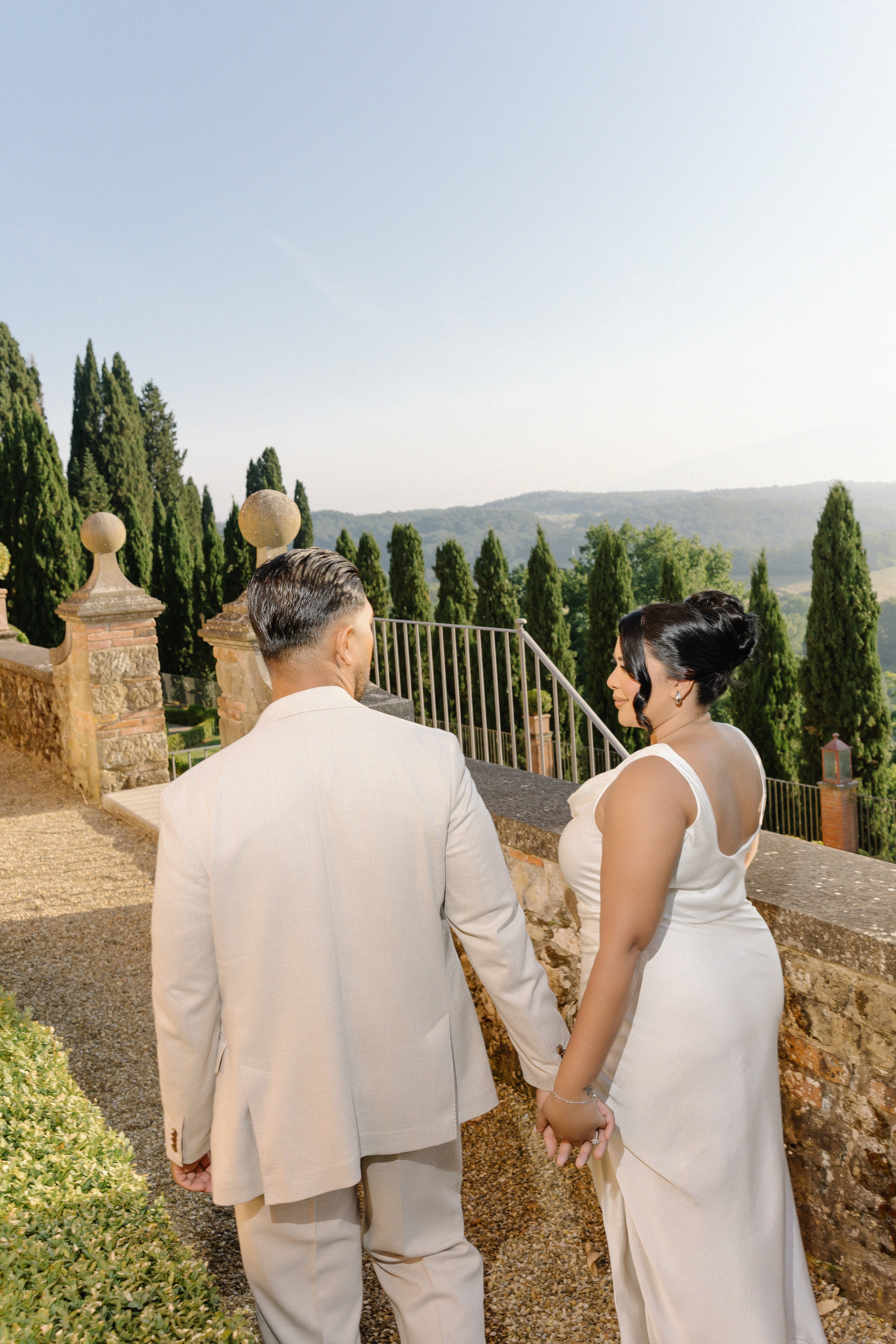 Pre-wedding in Tuscany. Wedding photographer Italy