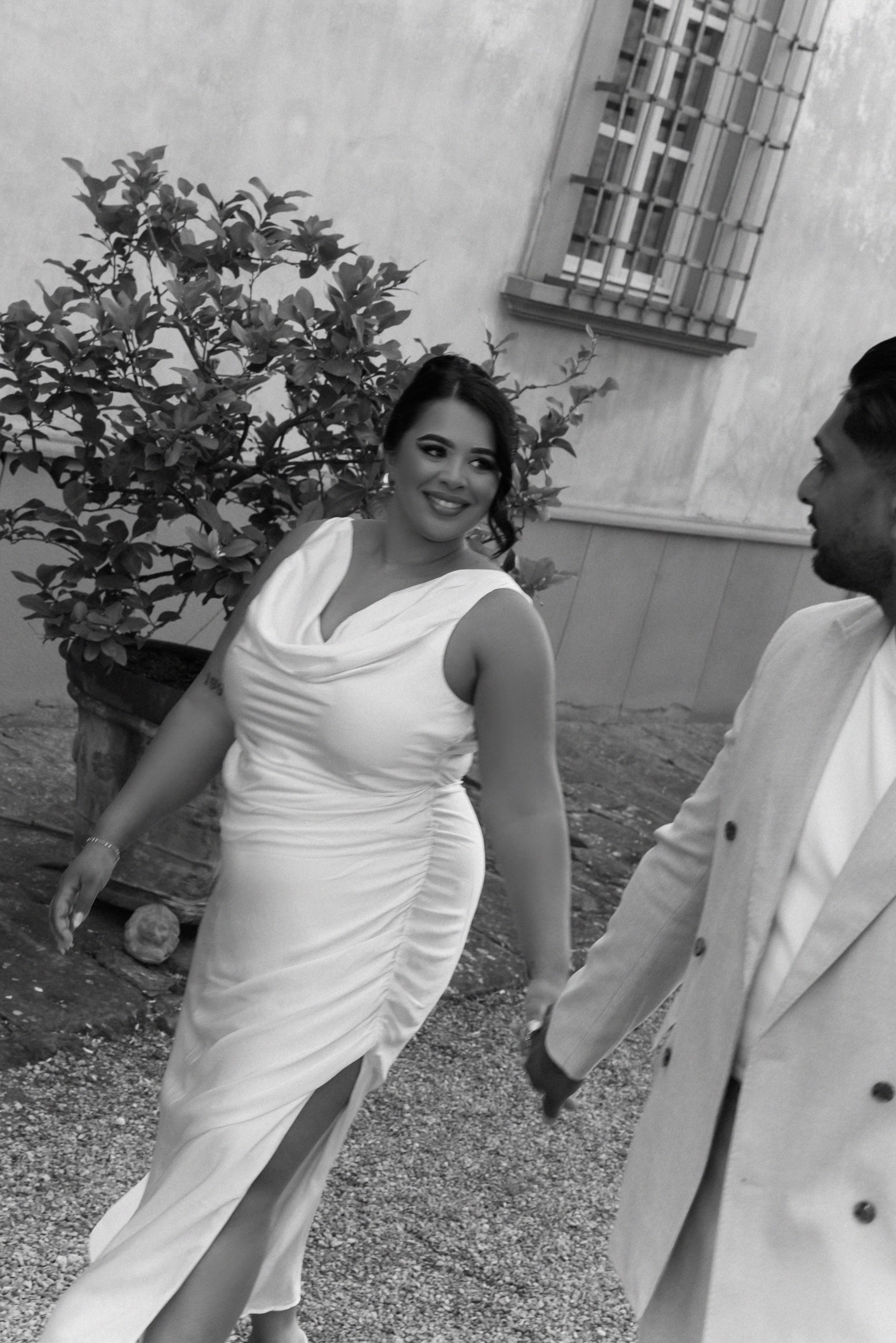 Pre-wedding in Tuscany. Wedding photographer Italy