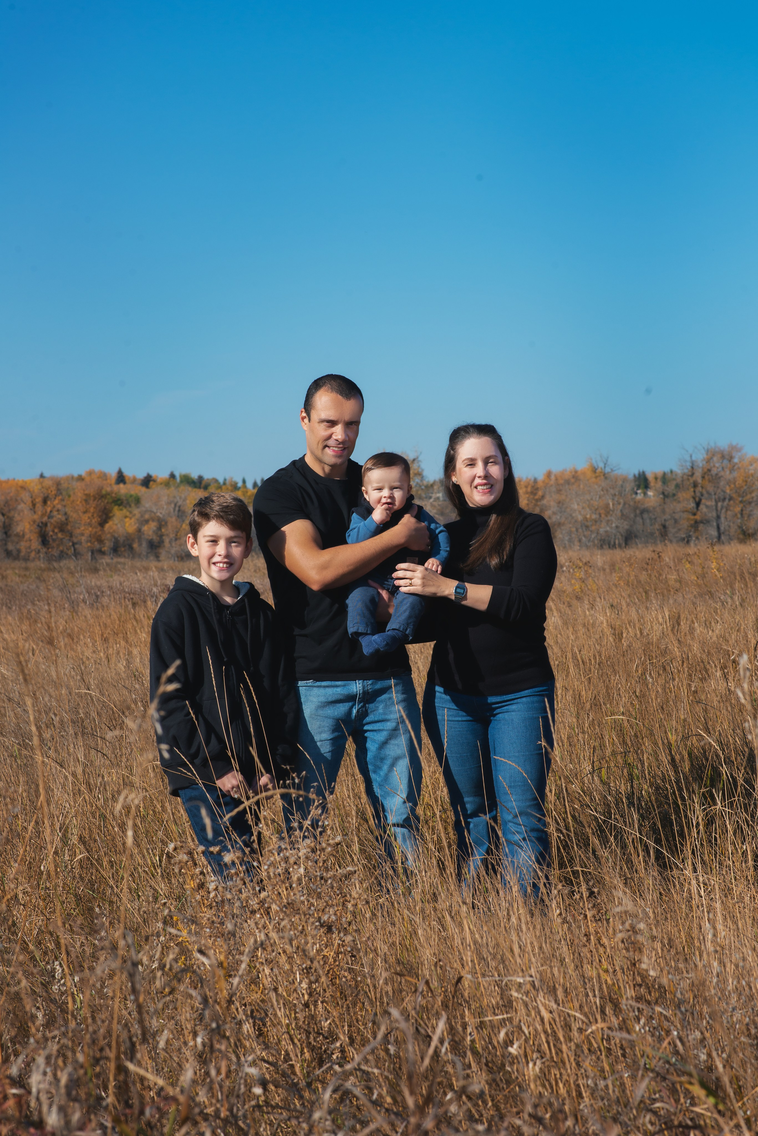 Manuela’s Family. Carlos Lima Photography — Photographer in Calgary