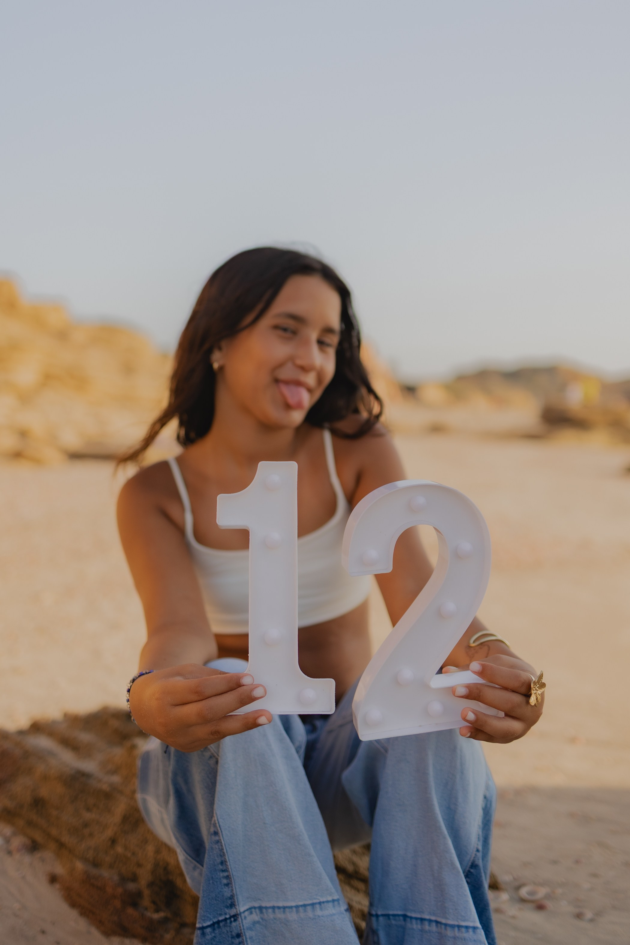 נועם בוק בת מצווה חוף ים. שני ויזל | צלמת הריון, צילומי משפחה וצילומי בוק בת מצווה