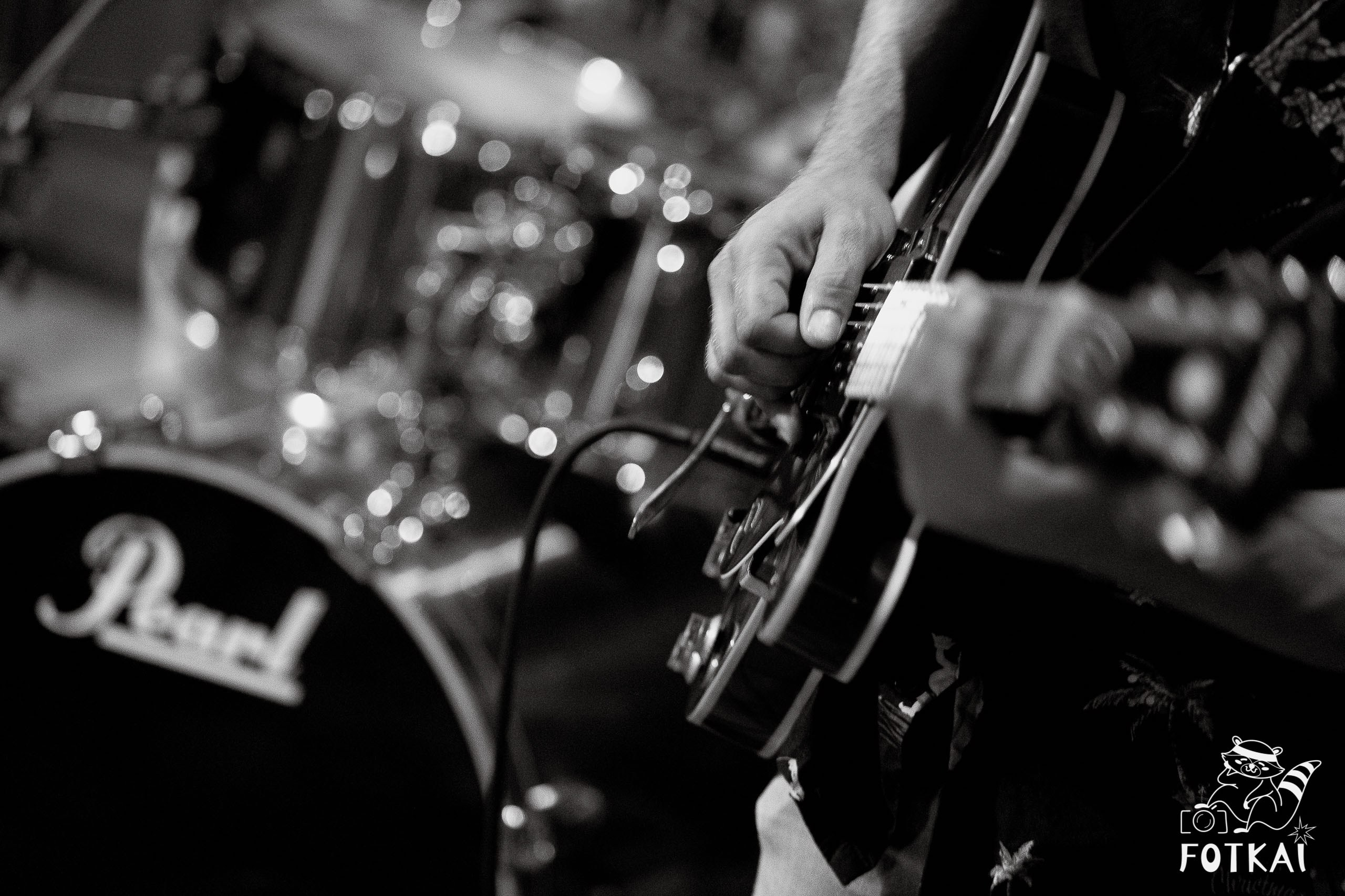 Stones of the Coast en Café Aljibe Rojales: Reportaje fotográfico 30.08.25 | FOTKAI