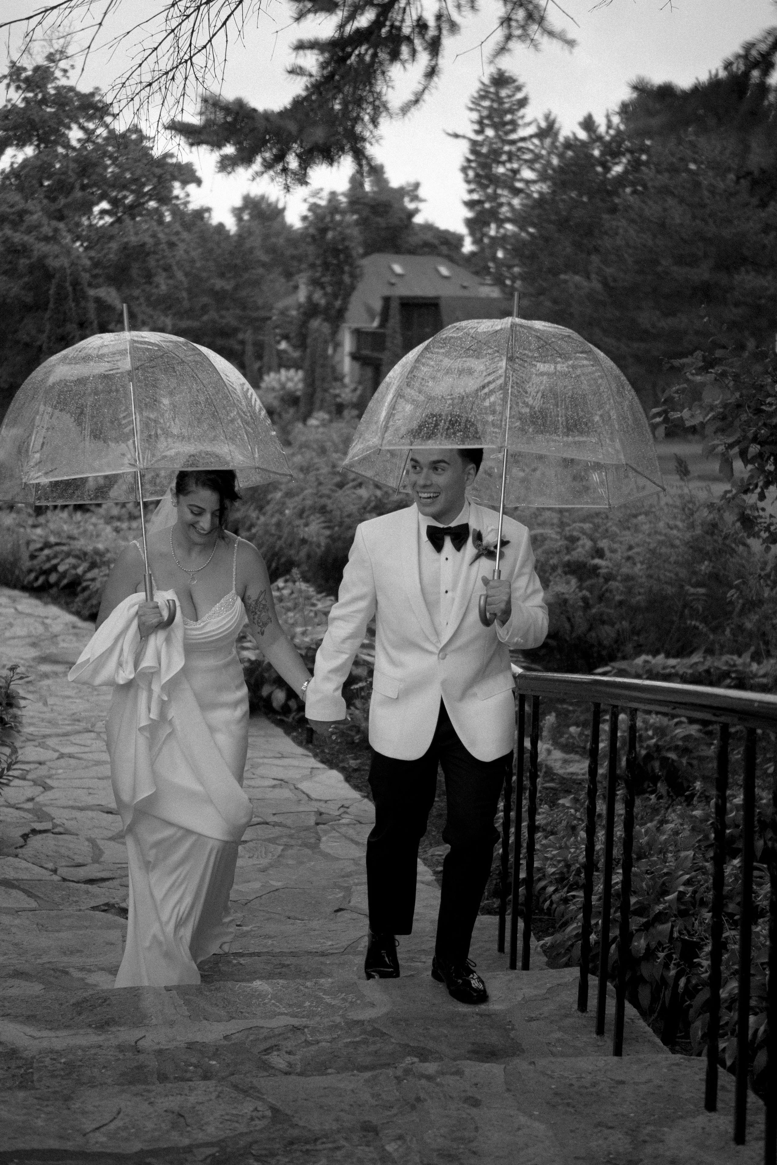 Wedding of Cassandra and Loïc in Beaconsfield, Montreal. Wedding and Family Photography Montreal Muriel Oe Photo