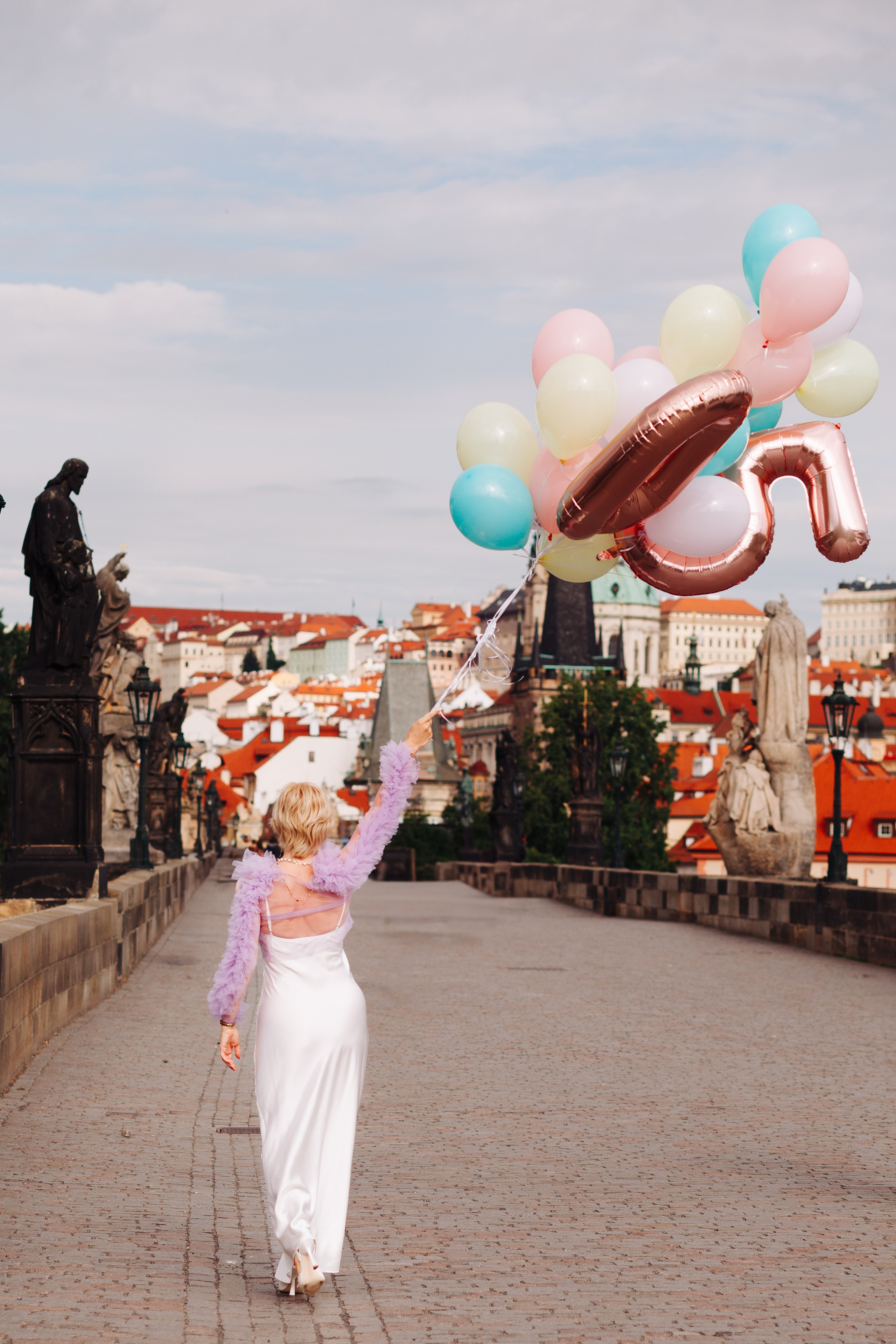 Kate. Photographer in Prague for tourists