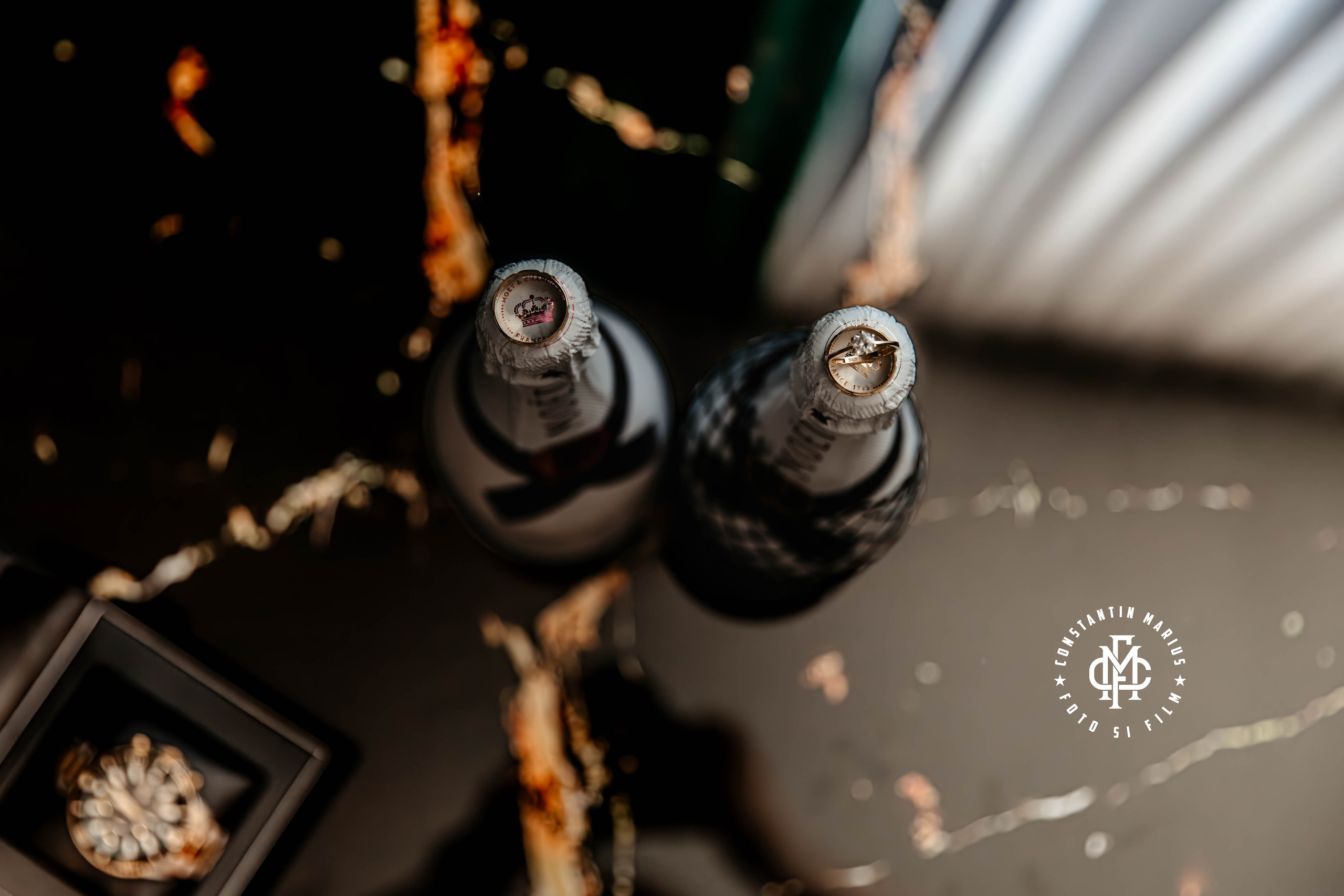 WEDDING PHOTOGRAPHY. DESPRE NOI