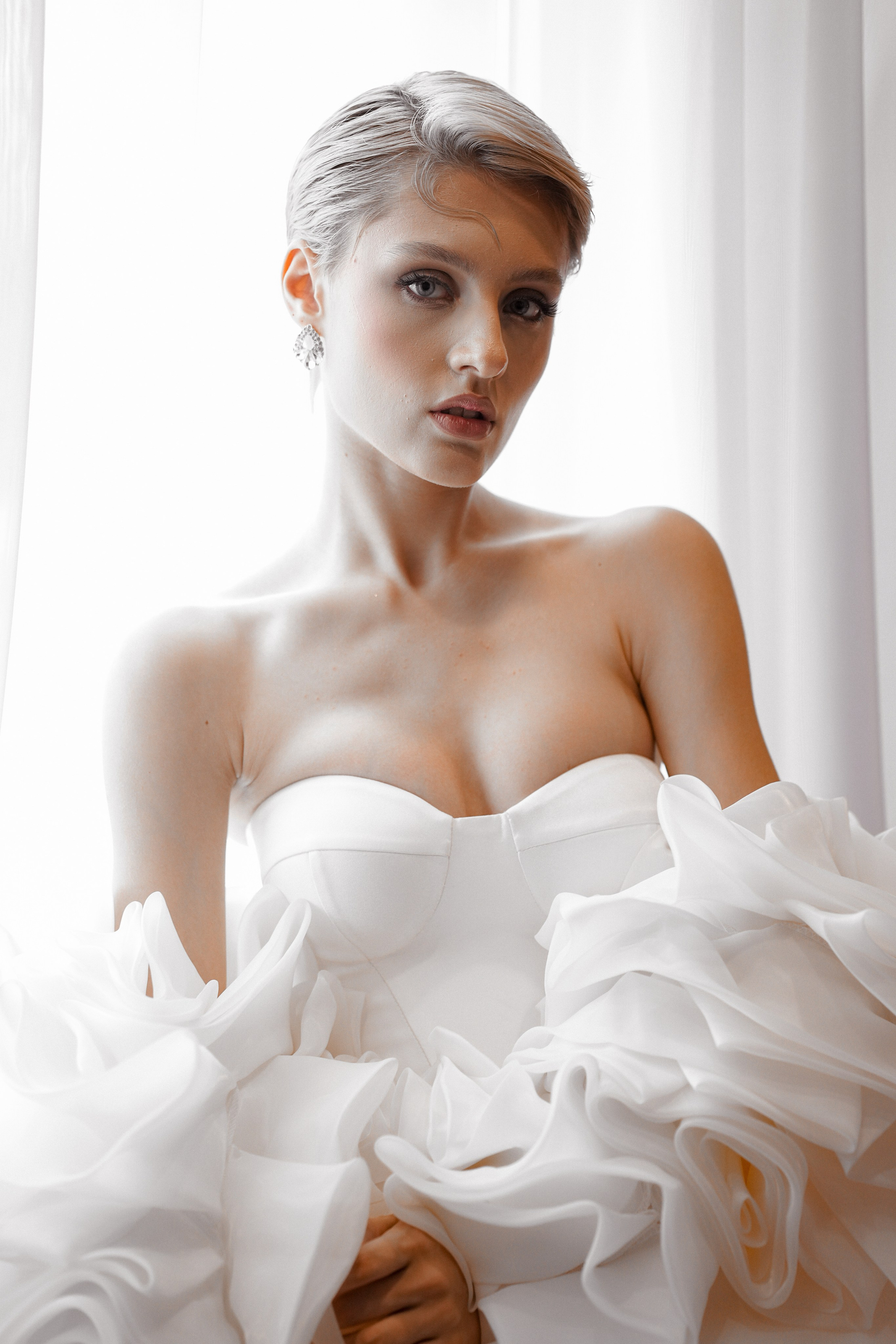 Николь Амир