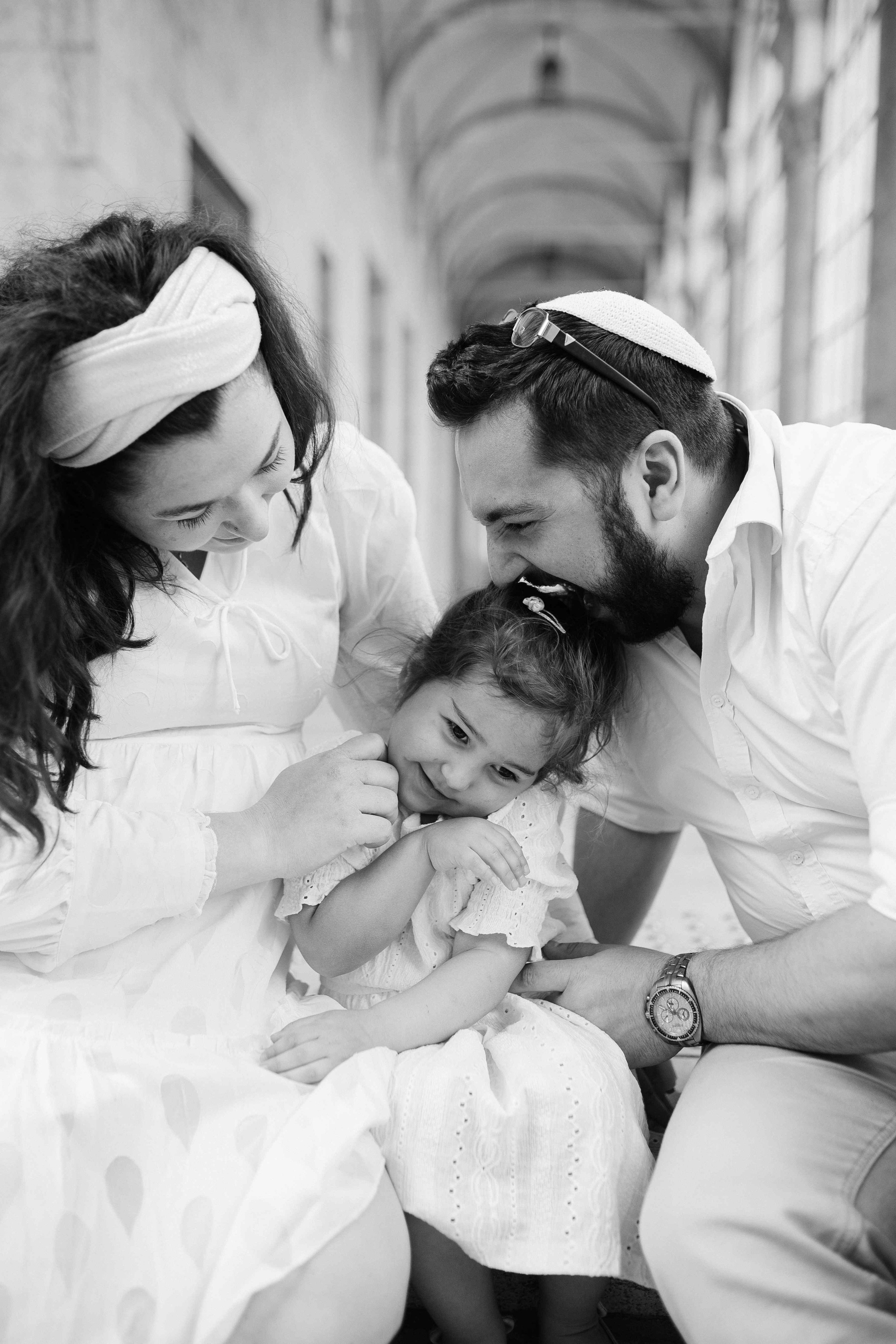 EXPECTING A BABY, JERUSALEM. PHOTOGRAPHER IN ISRAEL