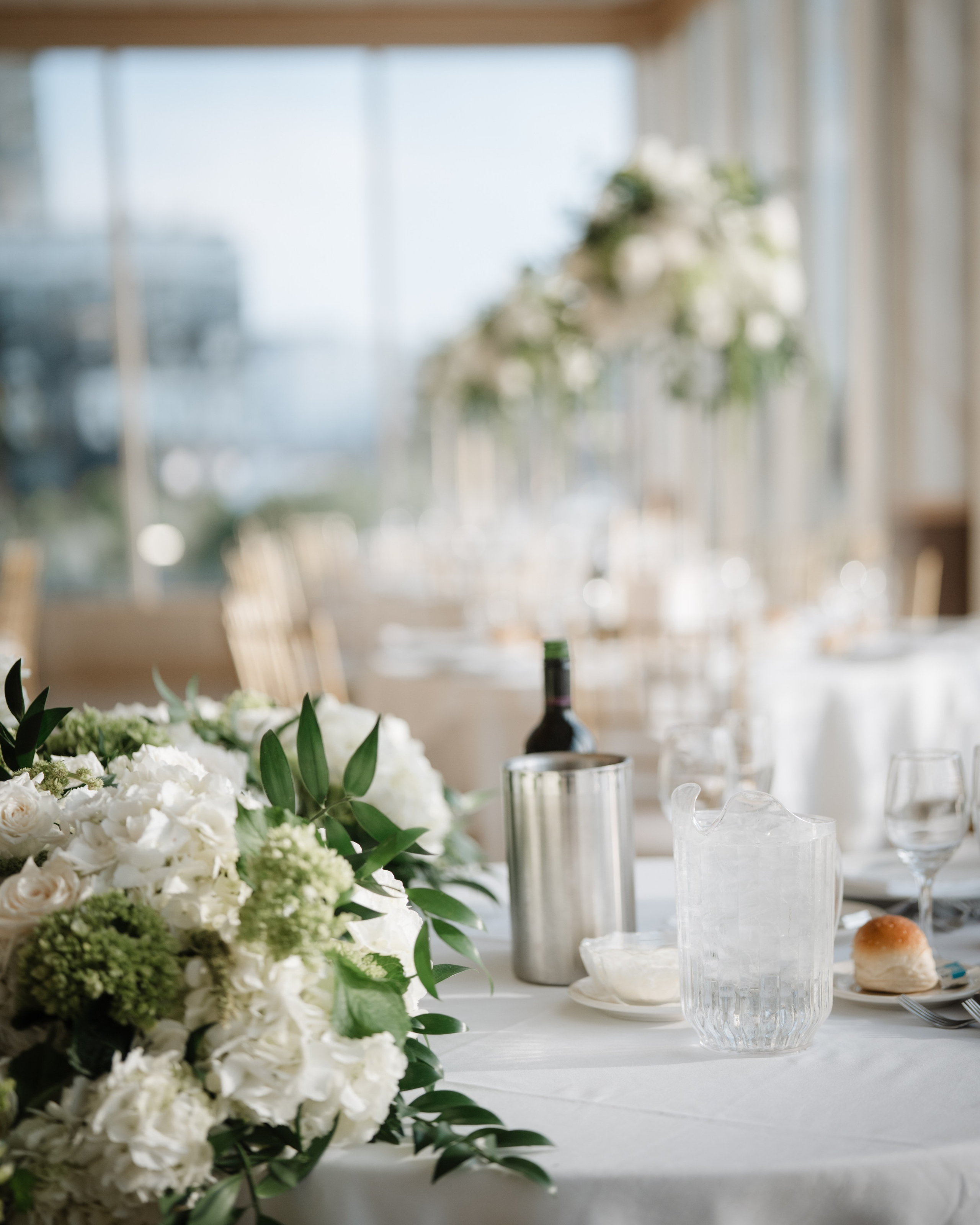 A wedding with a view of the Williamsburg Bridge. Portrait and wedding photographer in New York