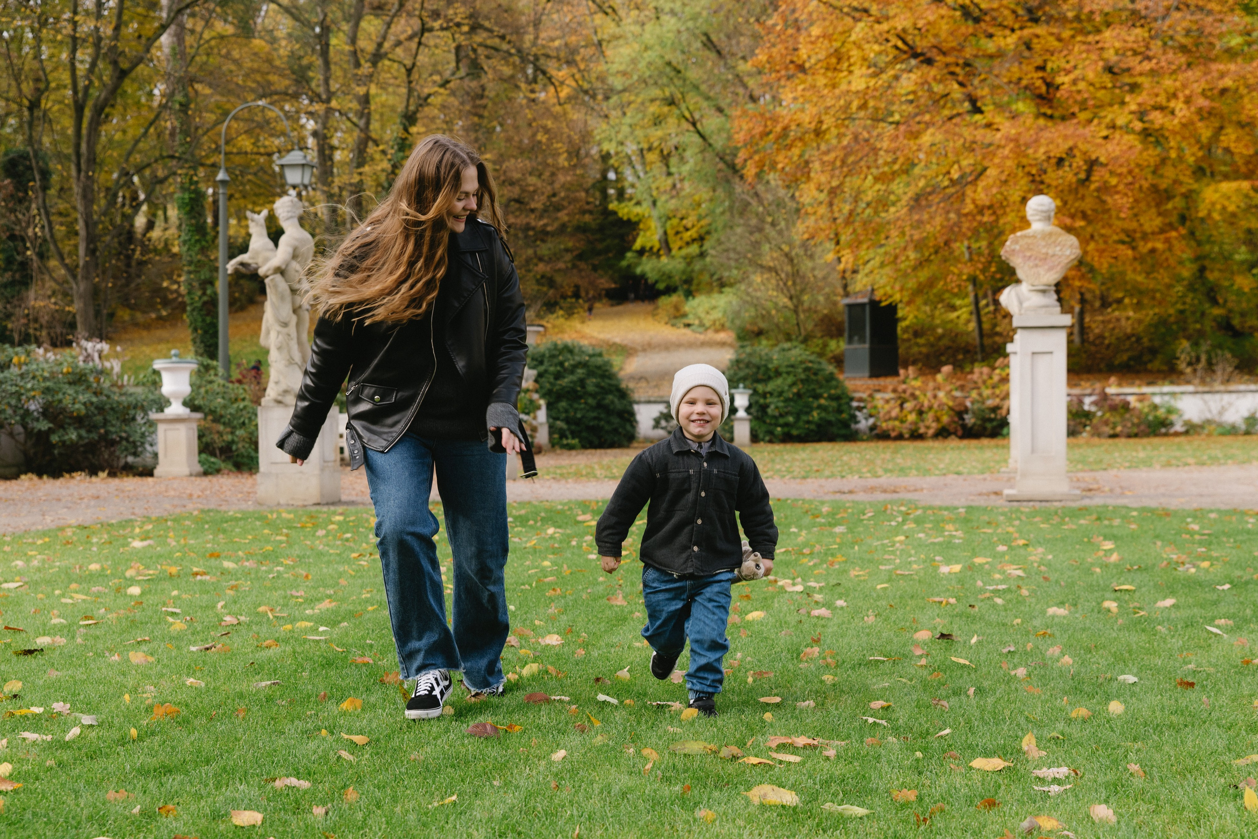 Sesja rodzinna Hanna, Vlad & Matvei. Eugene Save – Fotograf Ślubny i Rodzinny | Warszawa i Cała Polska