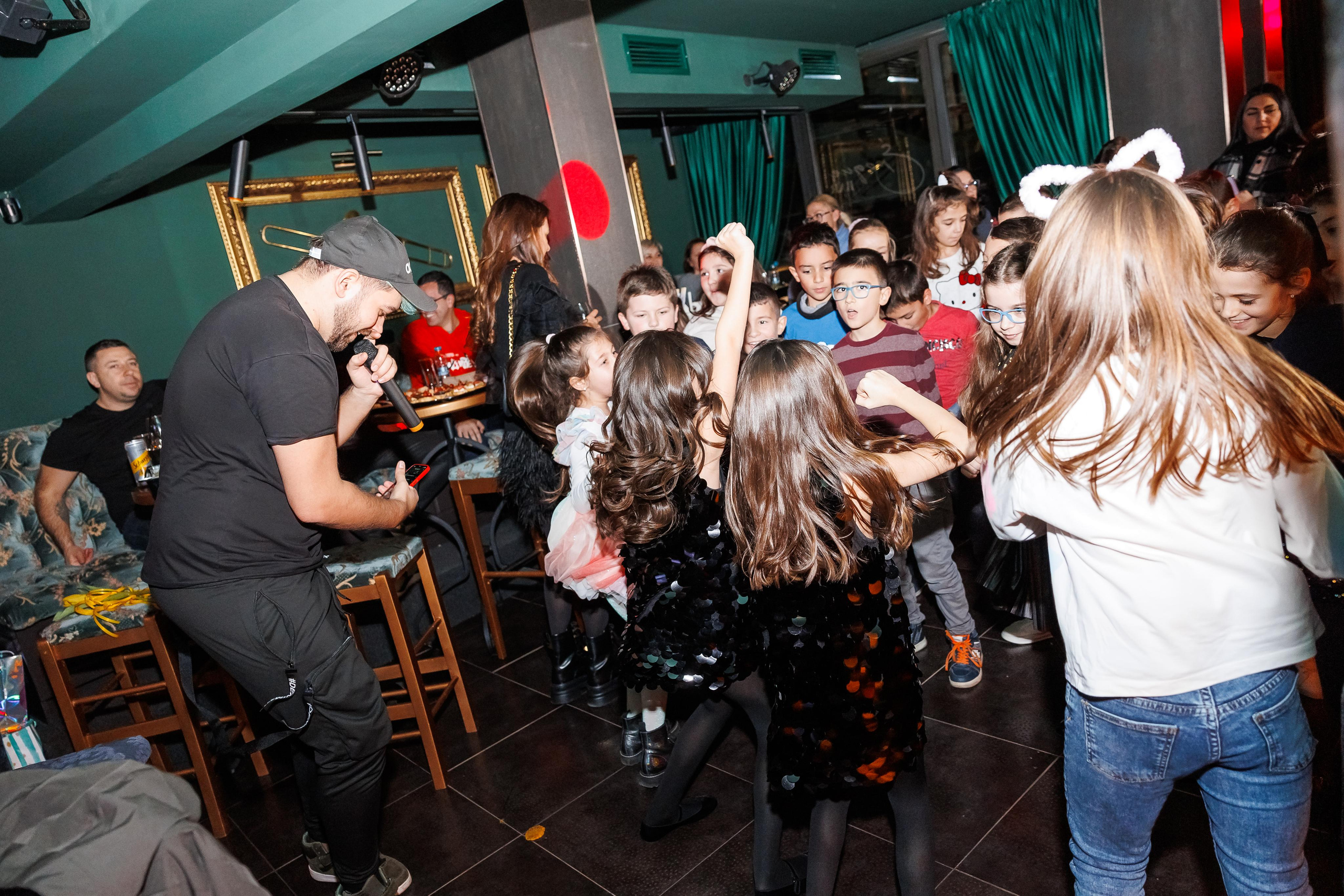 Честит Рожден Ден!. Фотограф Ирина Йотова